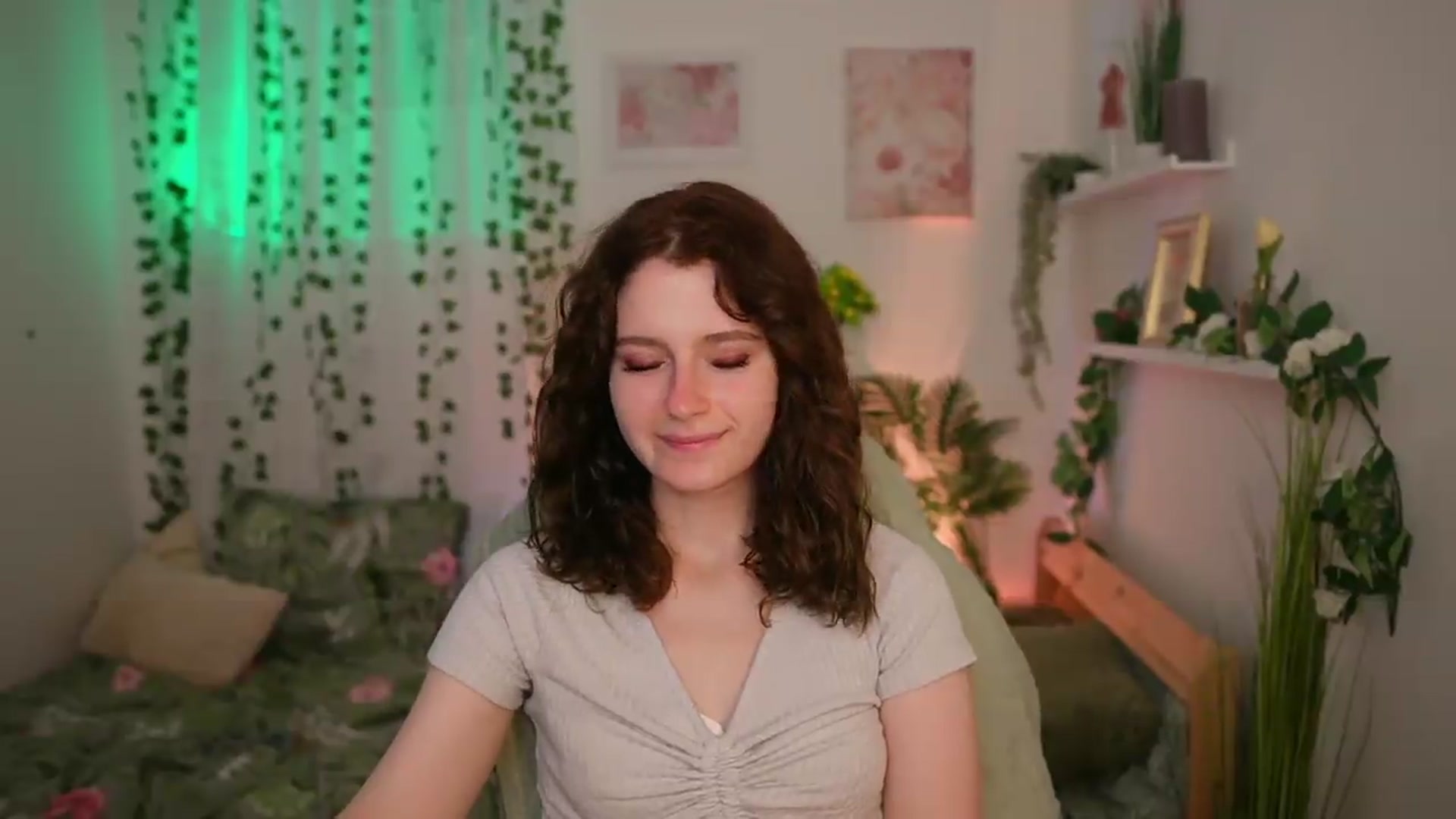 Gallery image thumbnail from Emily_Paris18's myfreecams stream on, 06/22/2026, 14:39 image 19 of 20