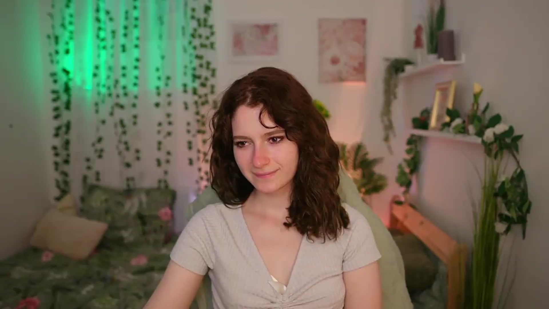 Gallery image thumbnail from Emily_Paris18's myfreecams stream on, 06/22/2026, 14:39 image 4 of 20