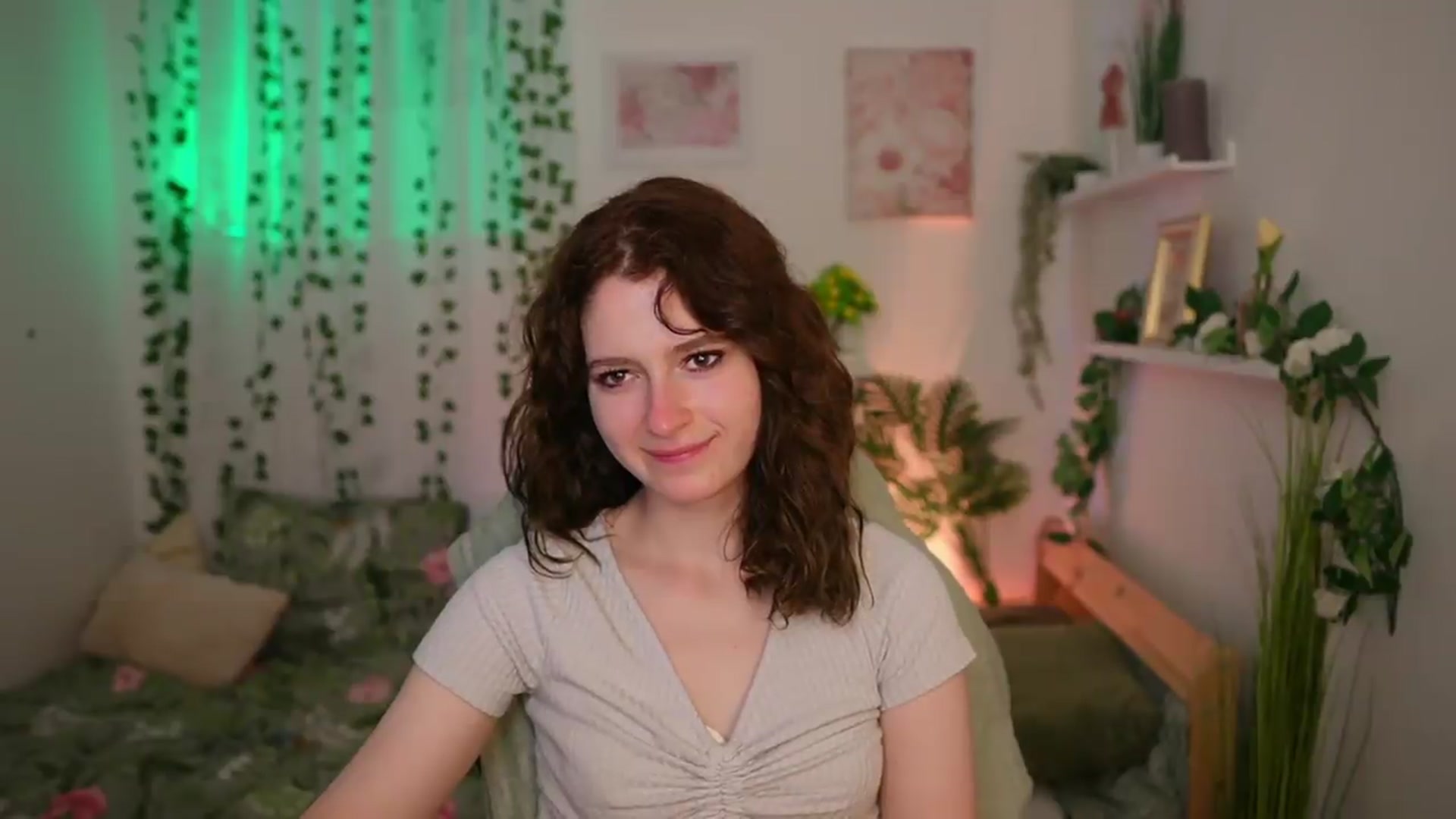 Gallery image thumbnail from Emily_Paris18's myfreecams stream on, 06/22/2026, 14:39 image 14 of 20