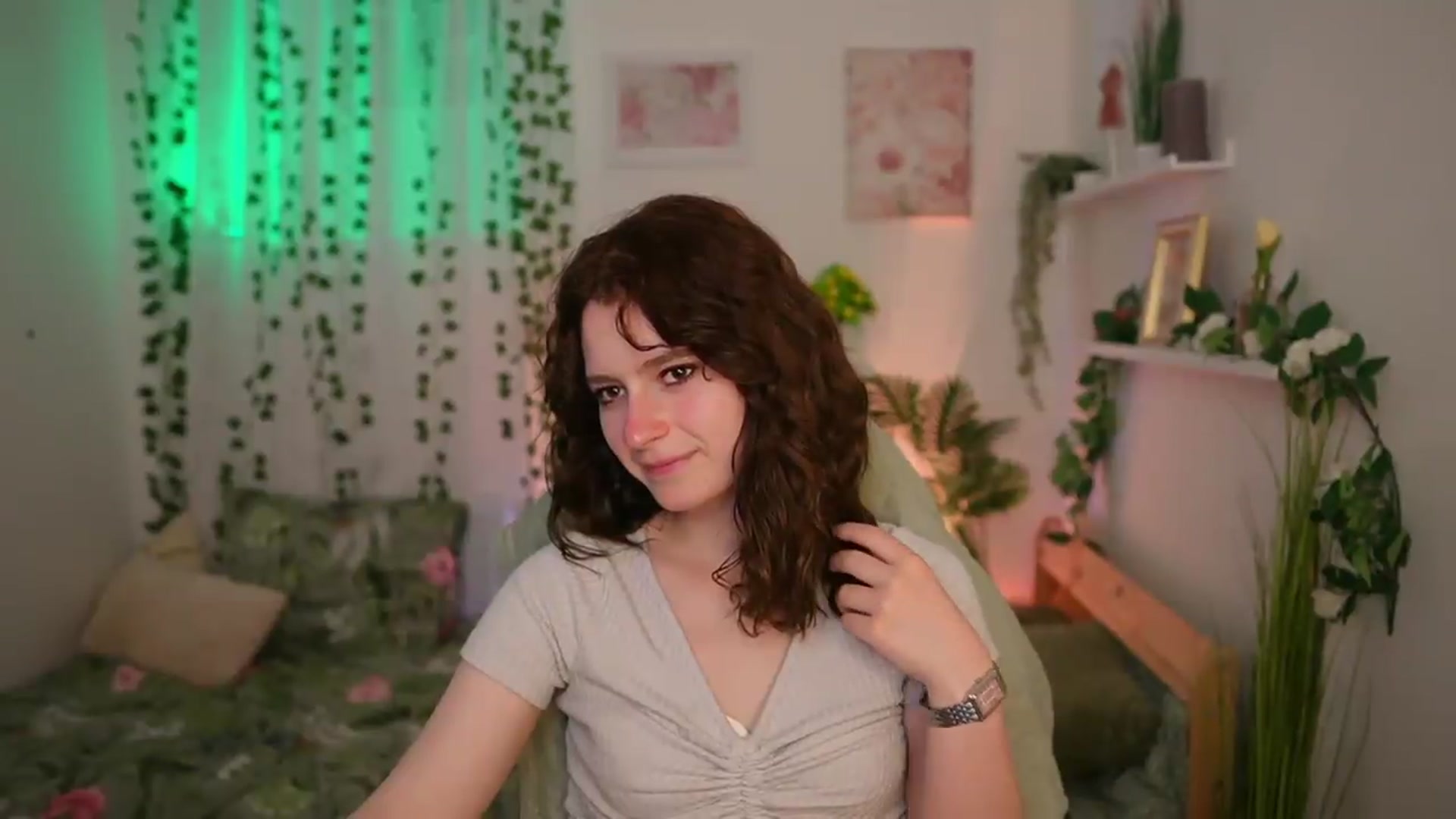 Gallery image thumbnail from Emily_Paris18's myfreecams stream on, 06/22/2026, 14:39 image 15 of 20