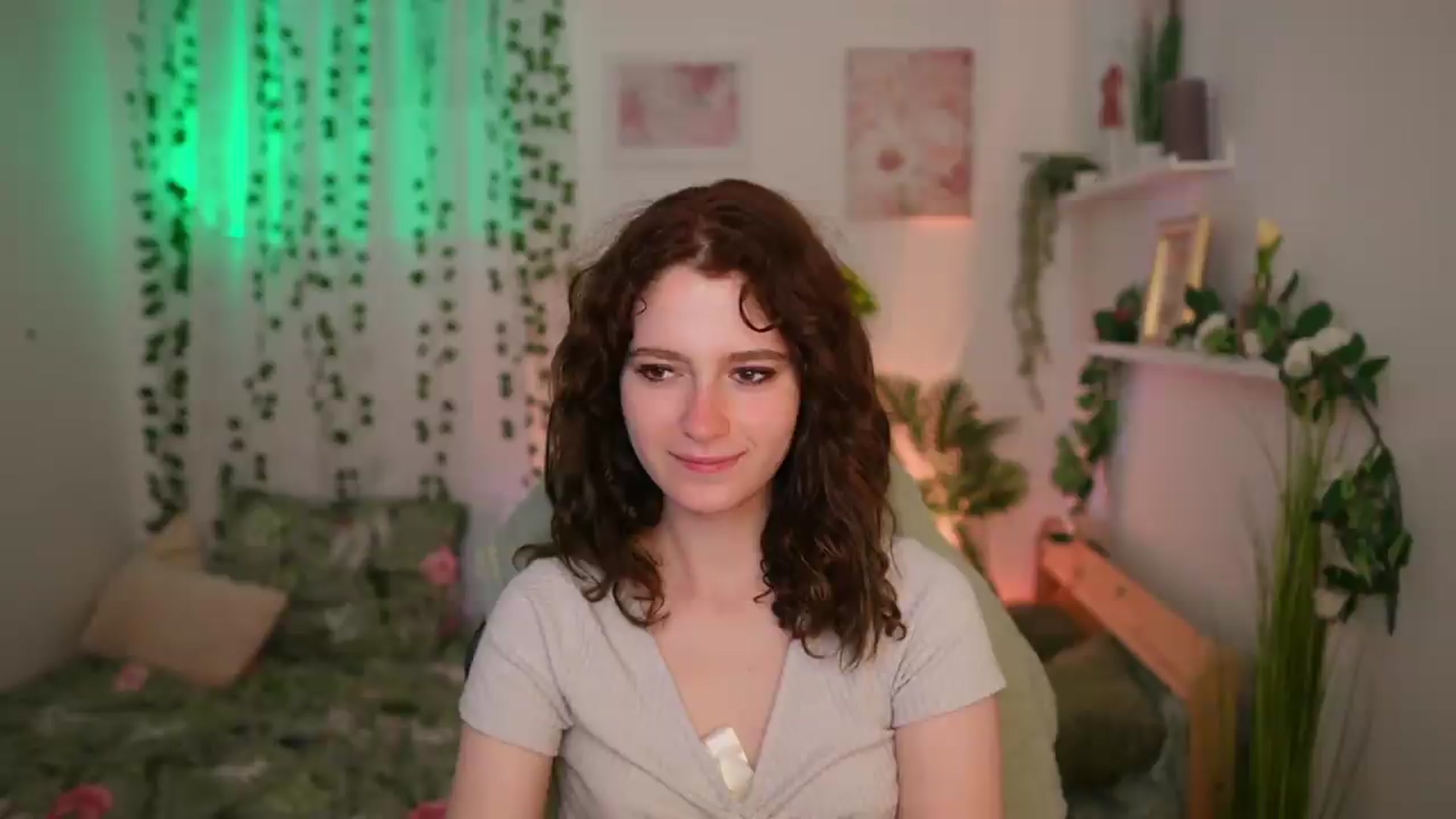 Gallery image thumbnail from Emily_Paris18's myfreecams stream on, 06/22/2026, 15:23 image 2 of 20