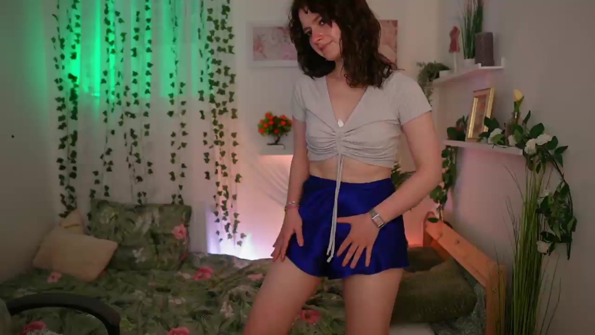 Gallery image thumbnail from Emily_Paris18's myfreecams stream on, 06/22/2026, 15:23 image 19 of 20