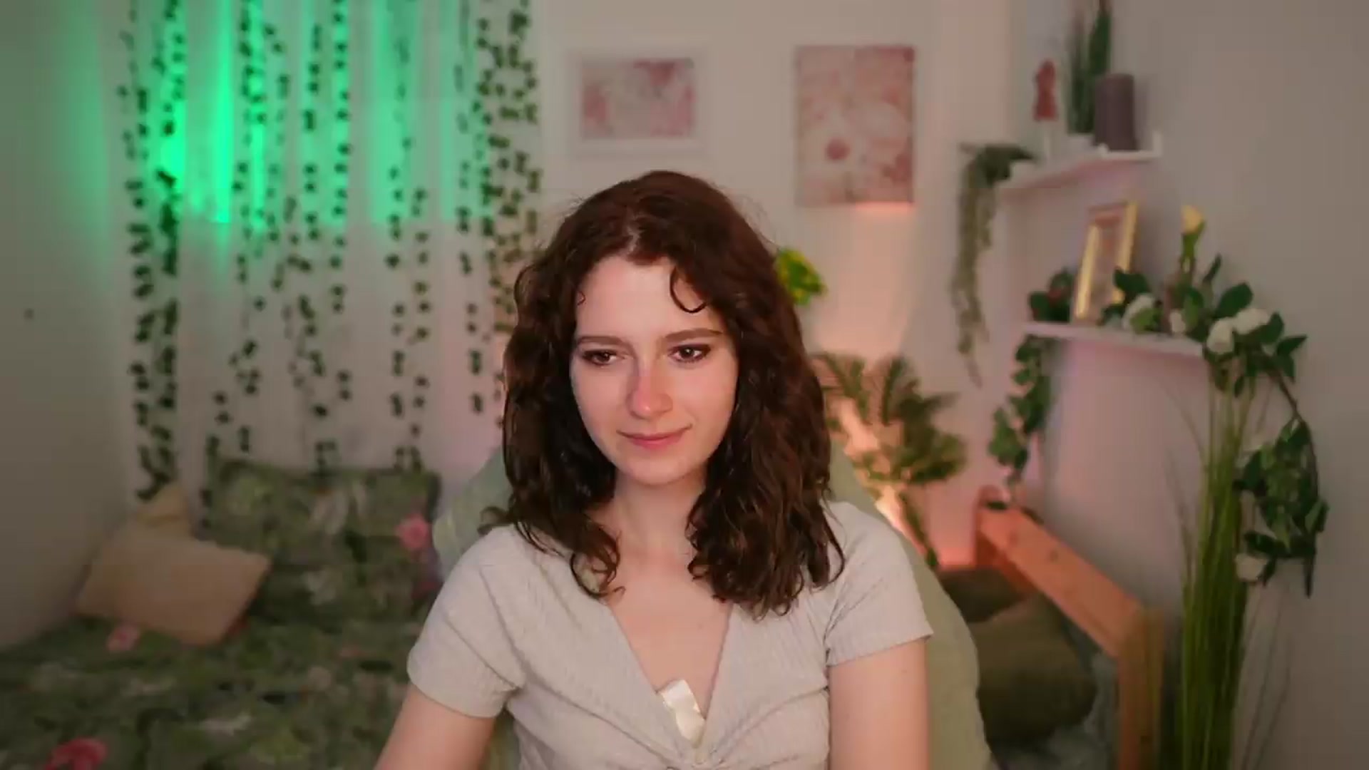 Gallery image thumbnail from Emily_Paris18's myfreecams stream on, 06/22/2026, 15:23 image 7 of 20