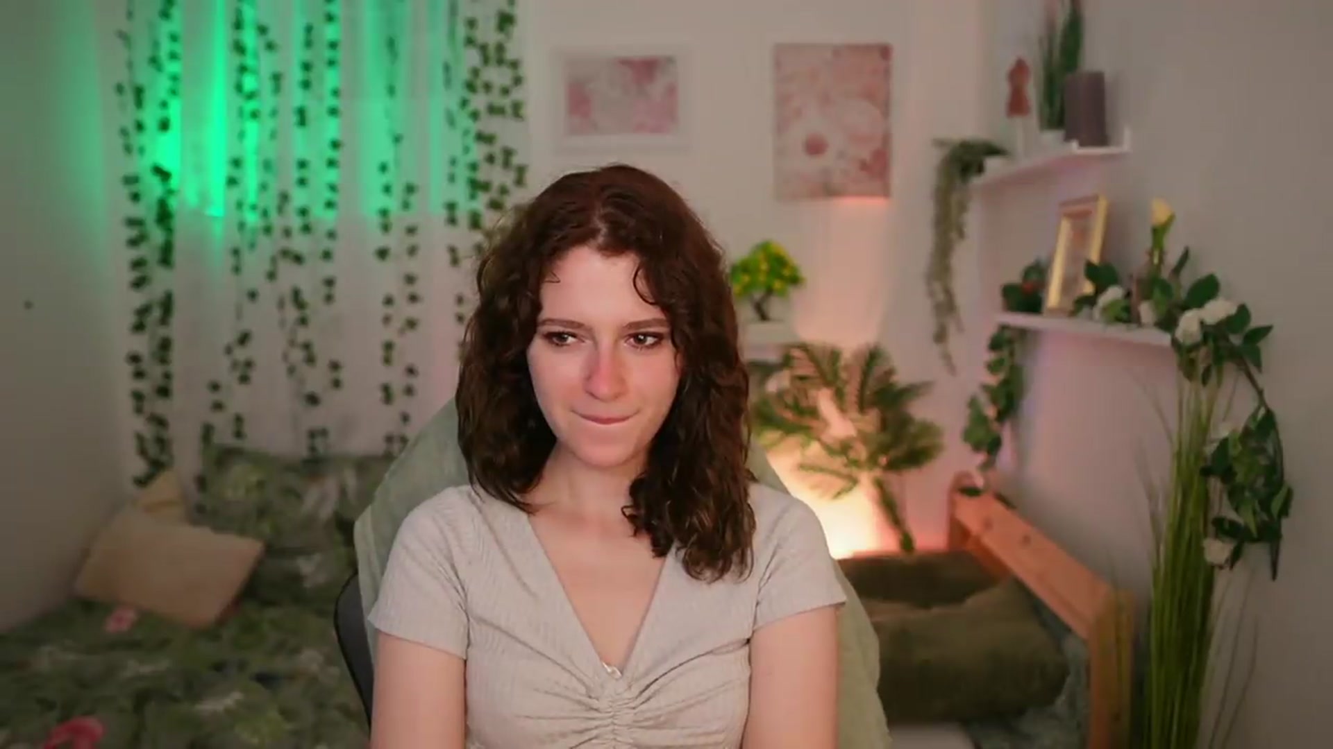 Gallery image thumbnail from Emily_Paris18's myfreecams stream on, 06/22/2026, 16:17 image 10 of 20