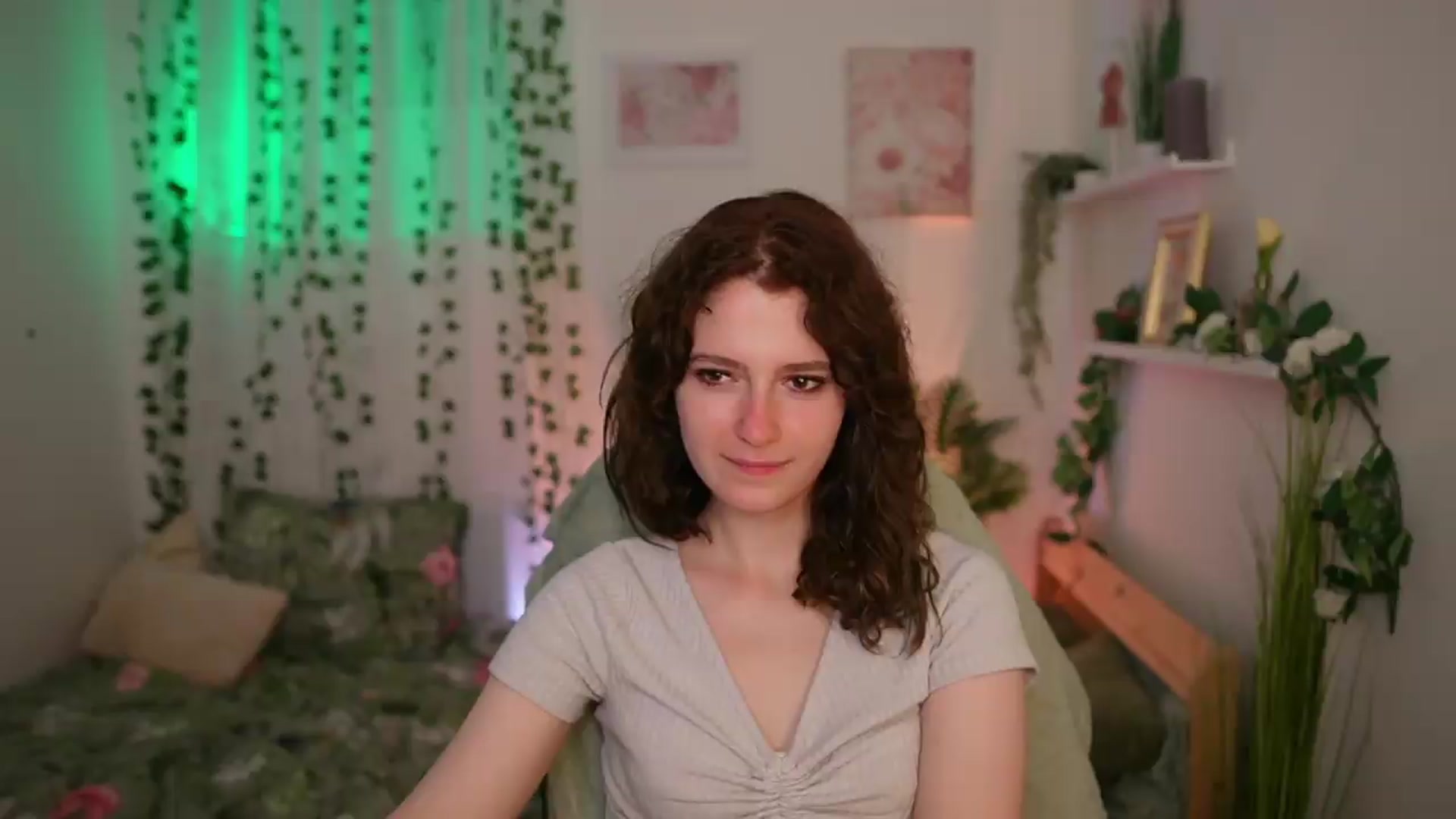 Gallery image thumbnail from Emily_Paris18's myfreecams stream on, 06/22/2026, 17:58 image 5 of 20
