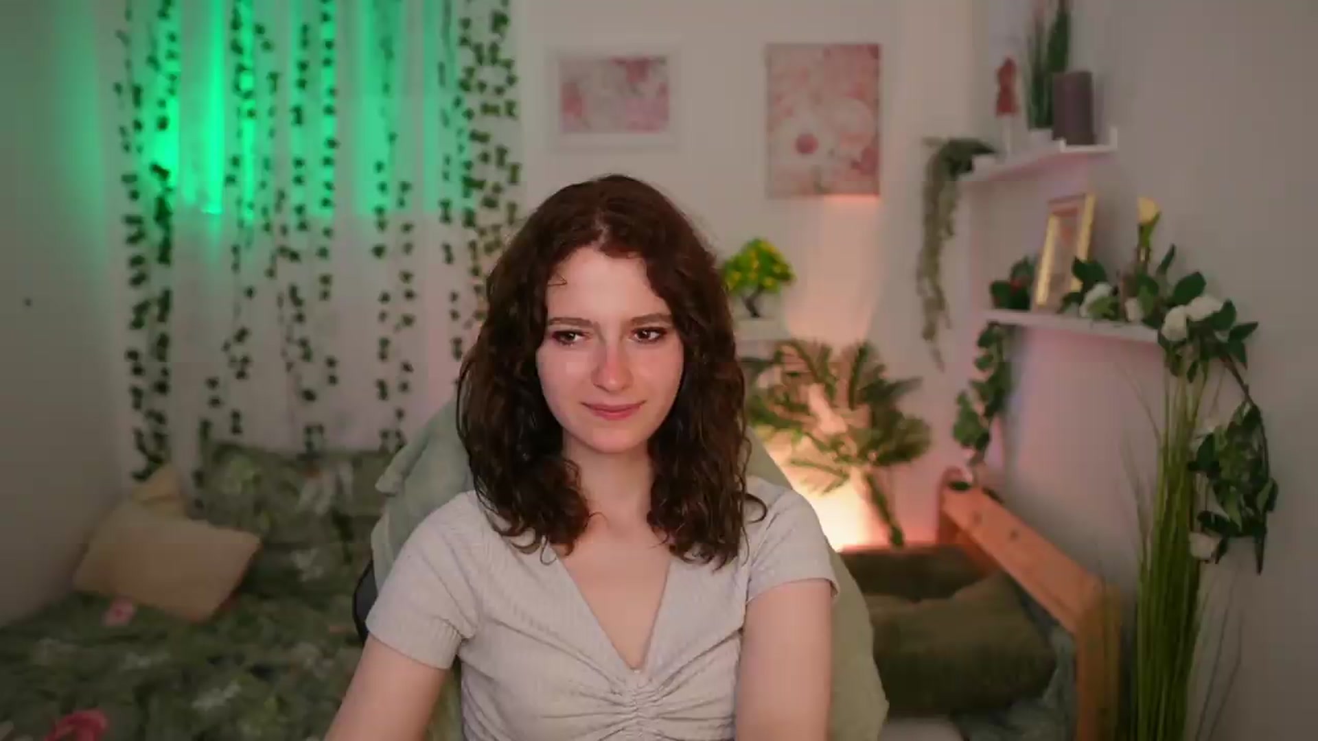 Gallery image thumbnail from Emily_Paris18's myfreecams stream on, 06/22/2026, 17:58 image 13 of 20