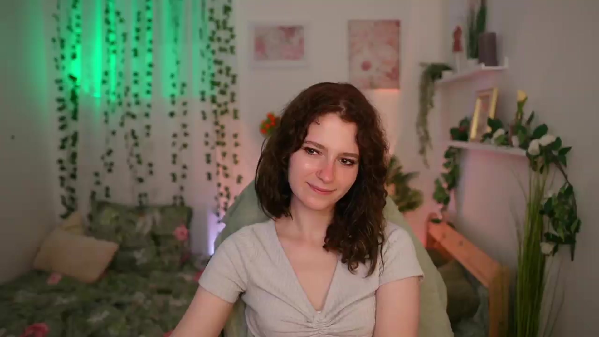 Gallery image thumbnail from Emily_Paris18's myfreecams stream on, 06/22/2026, 17:58 image 6 of 20