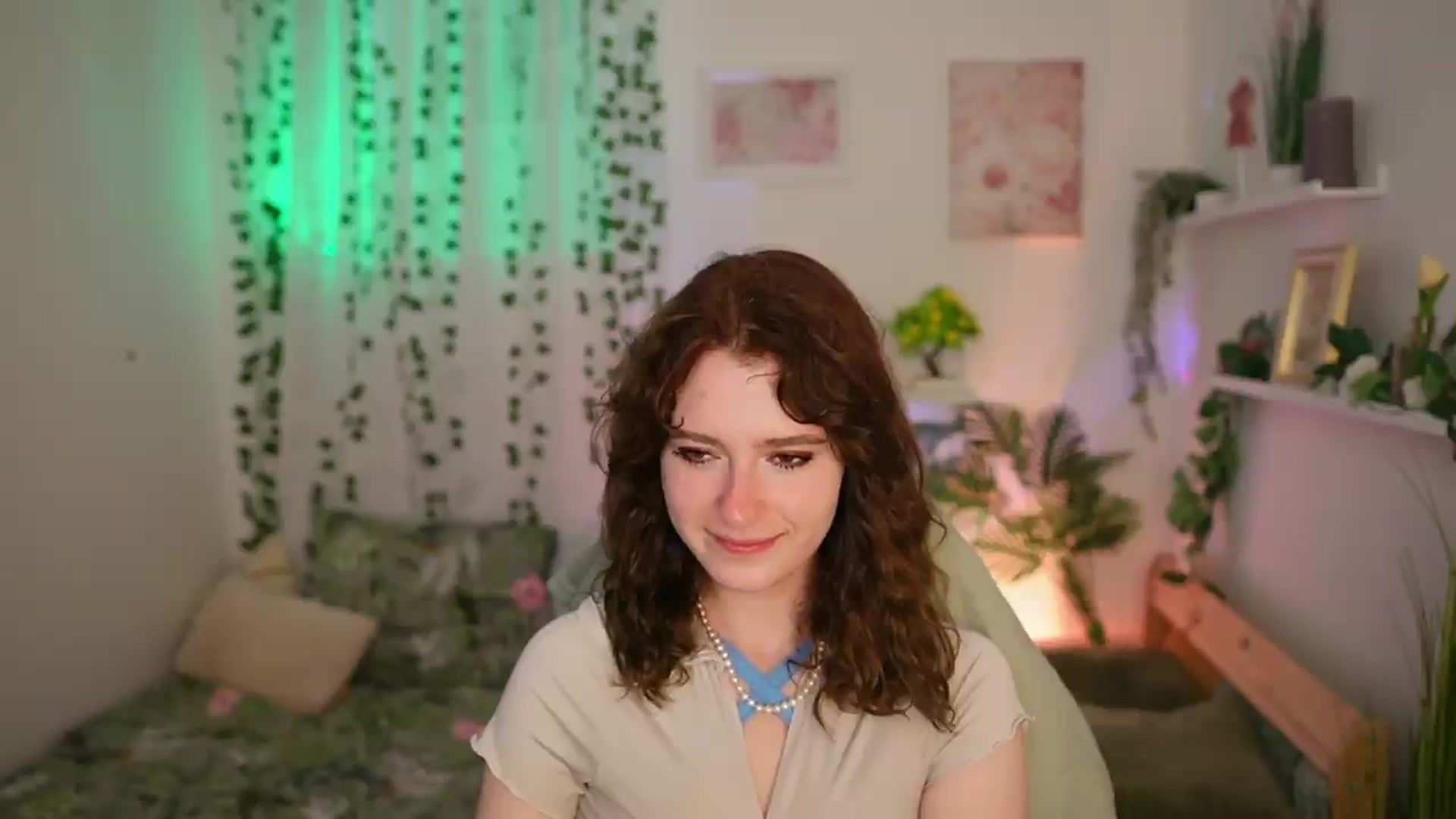 Gallery image thumbnail from Emily_Paris18's myfreecams stream on, 06/23/2026, 14:17 image 2 of 20