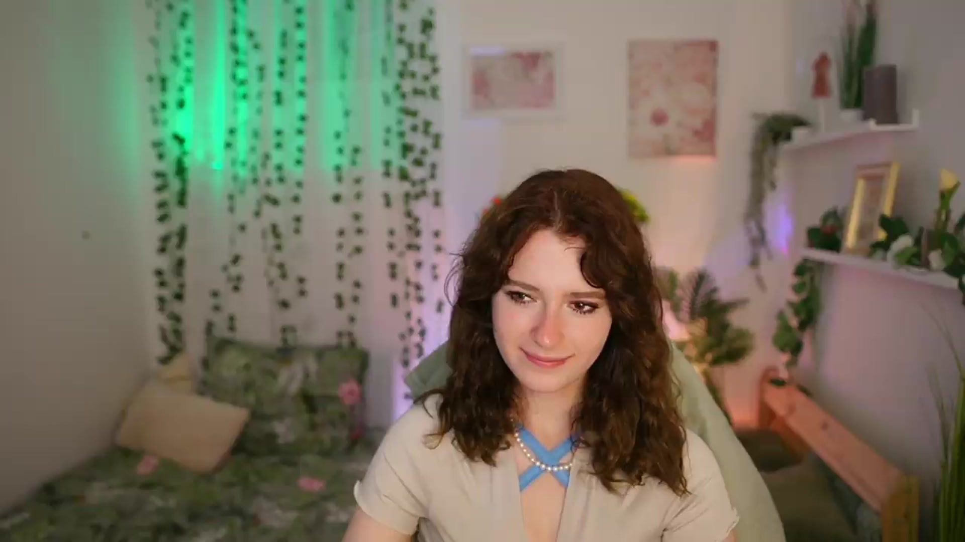 Gallery image thumbnail from Emily_Paris18's myfreecams stream on, 06/23/2026, 14:17 image 12 of 20