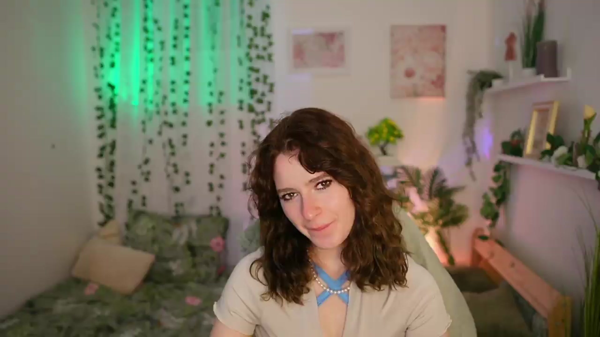 Gallery image thumbnail from Emily_Paris18's myfreecams stream on, 06/23/2026, 14:17 image 11 of 20