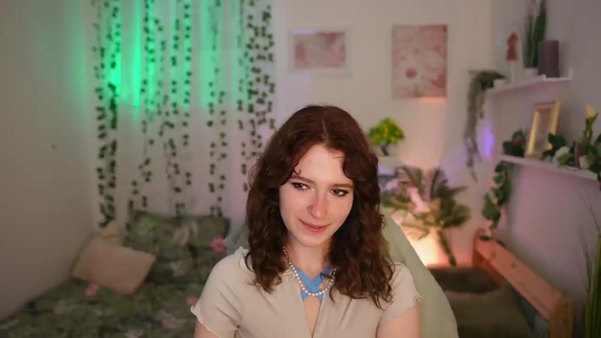 Gallery image thumbnail from Emily_Paris18's myfreecams stream on, 06/23/2026, 14:17 image 4 of 20