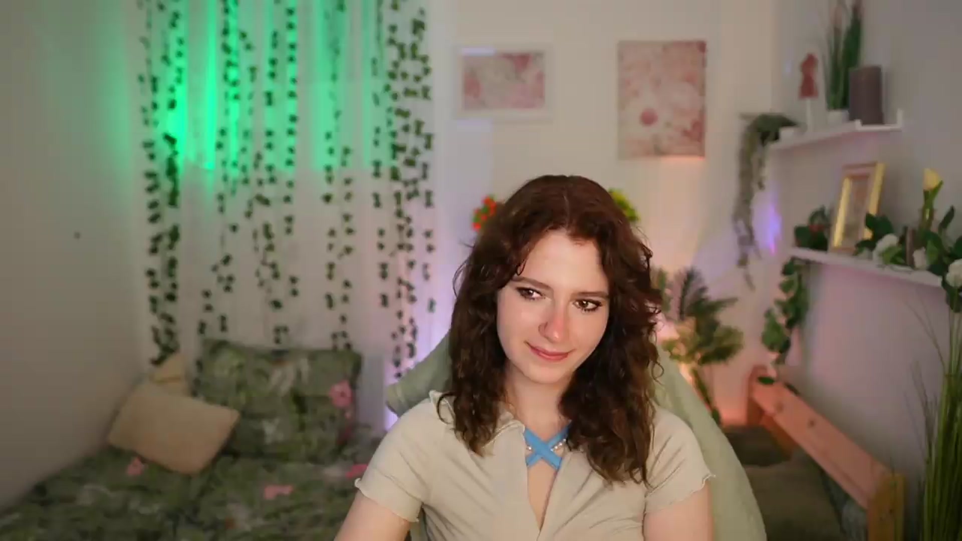 Gallery image thumbnail from Emily_Paris18's myfreecams stream on, 06/23/2026, 15:04 image 11 of 20