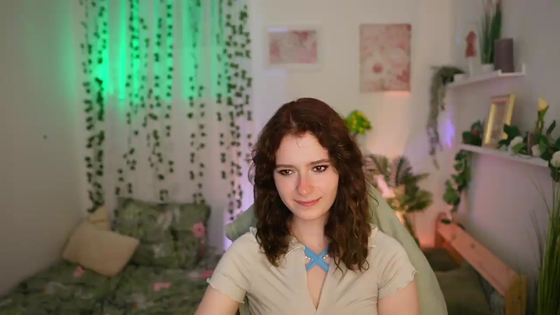 Gallery image thumbnail from Emily_Paris18's myfreecams stream on, 06/23/2026, 15:04 image 7 of 20
