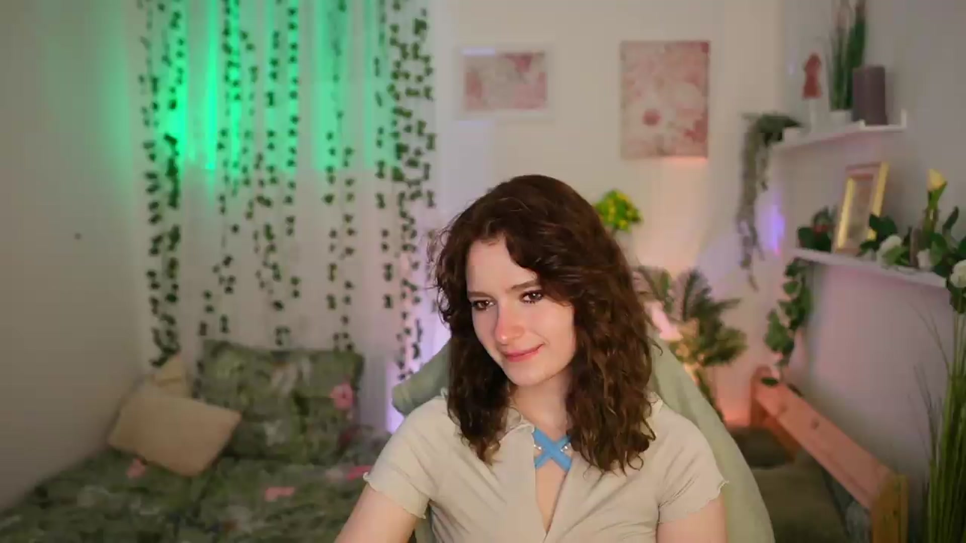Gallery image thumbnail from Emily_Paris18's myfreecams stream on, 06/23/2026, 15:04 image 10 of 20