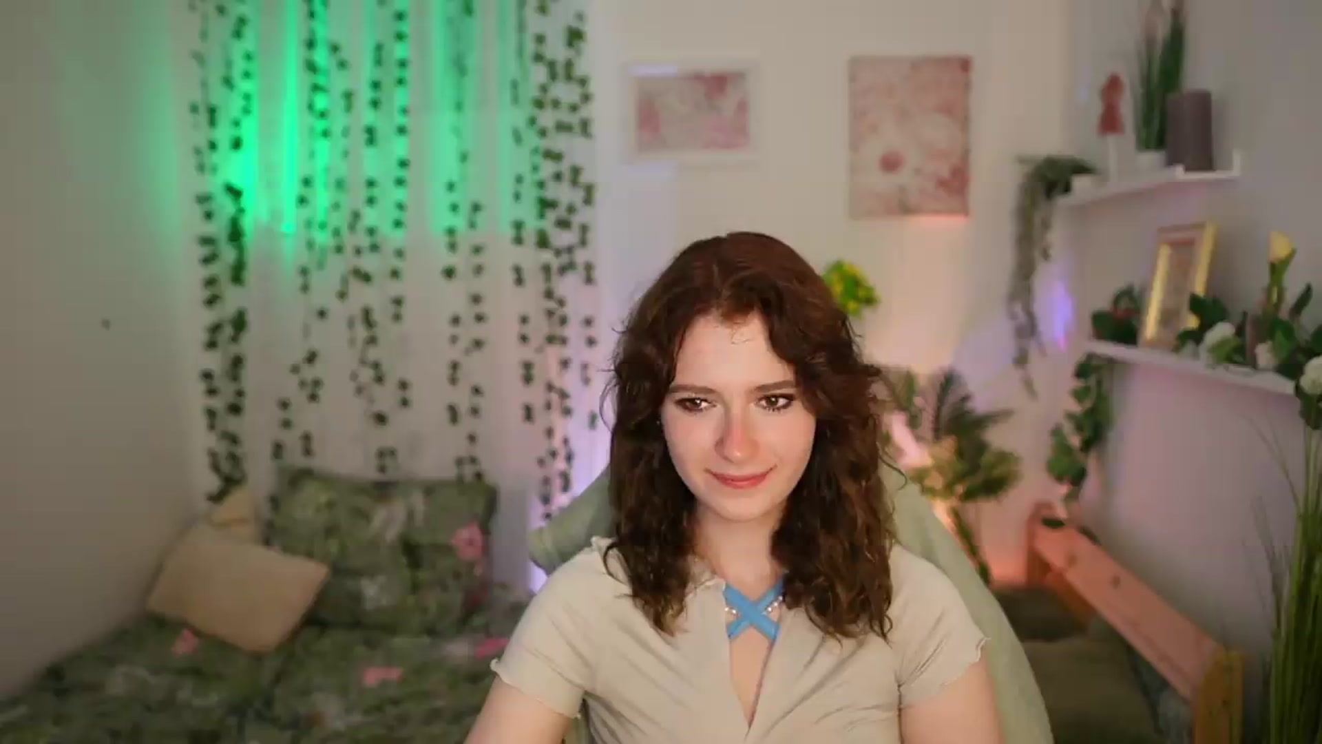 Gallery image thumbnail from Emily_Paris18's myfreecams stream on, 06/23/2026, 15:04 image 9 of 20