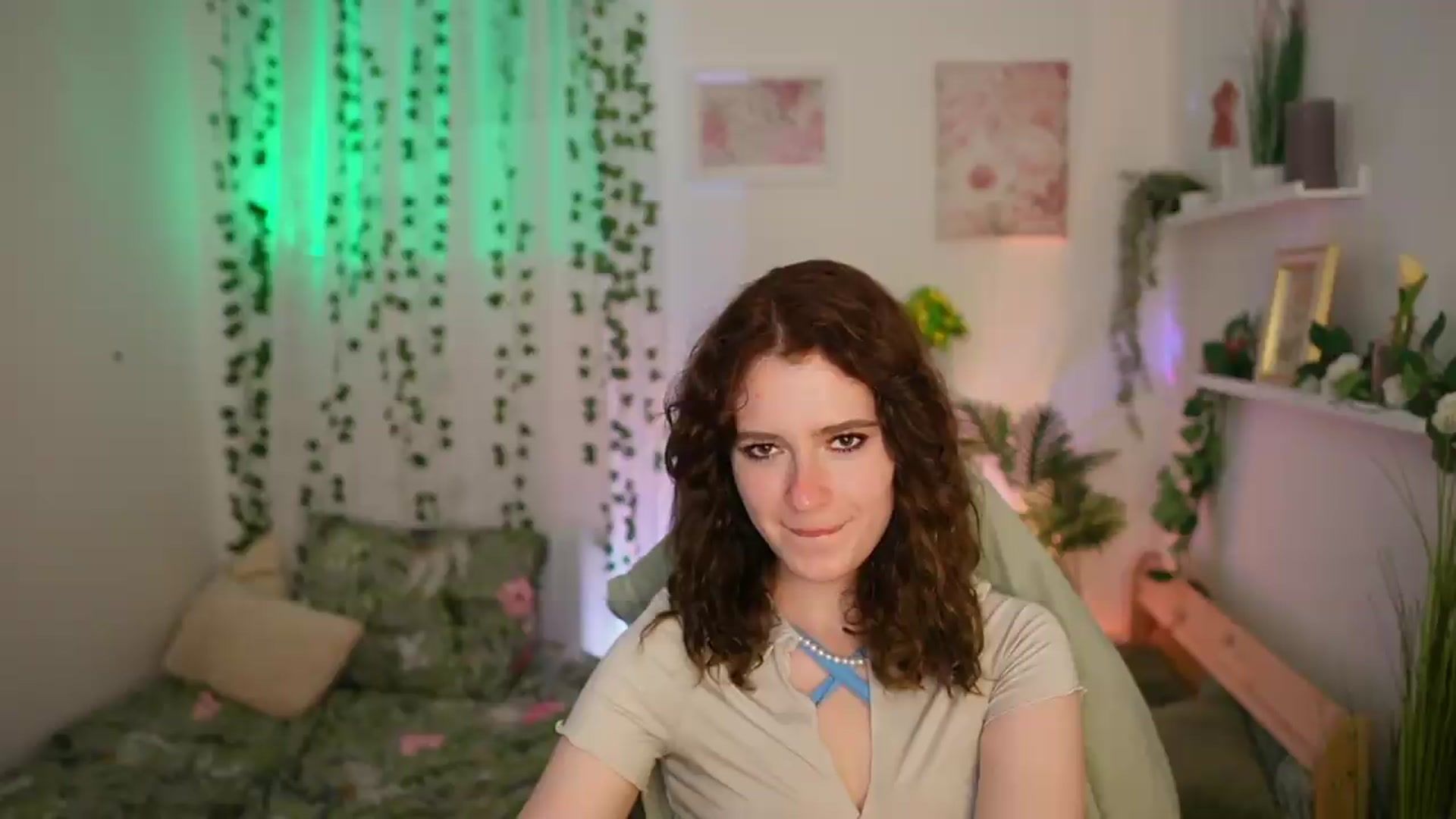 Gallery image thumbnail from Emily_Paris18's myfreecams stream on, 06/23/2026, 16:16 image 8 of 20