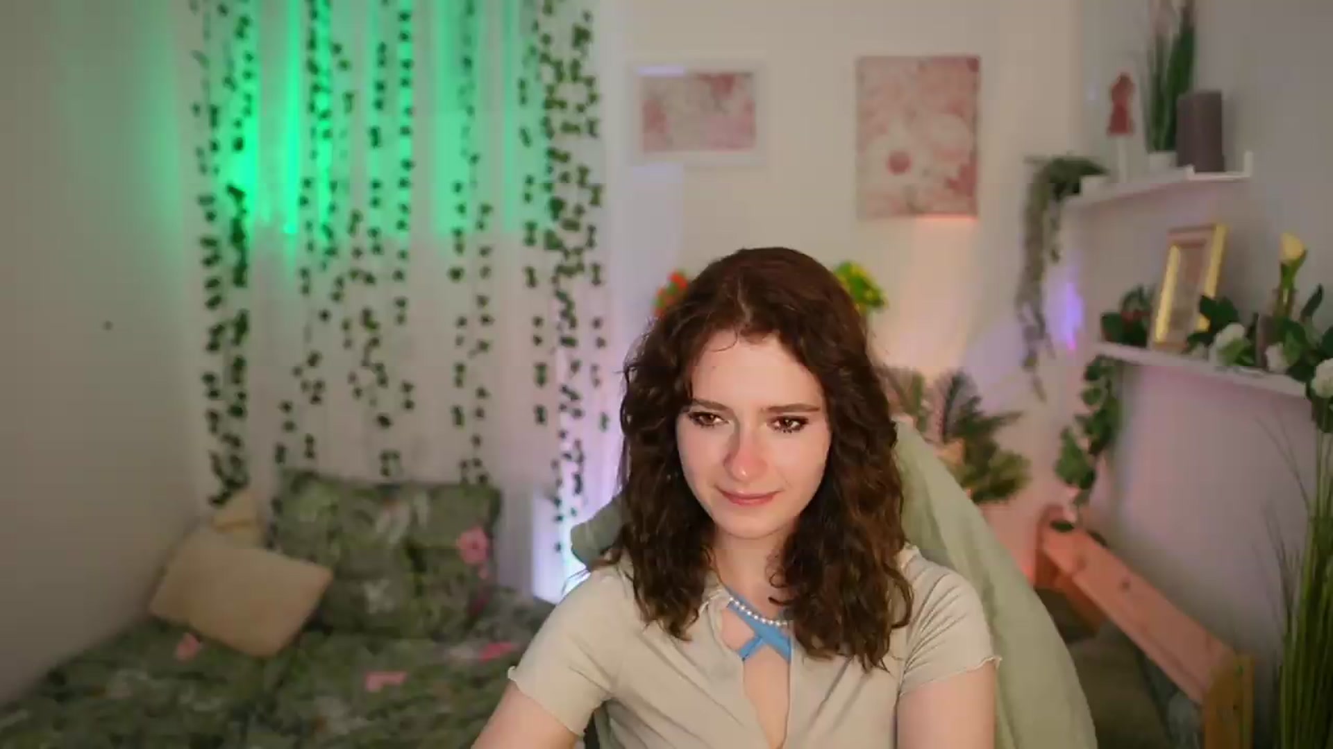 Gallery image thumbnail from Emily_Paris18's myfreecams stream on, 06/23/2026, 16:16 image 20 of 20