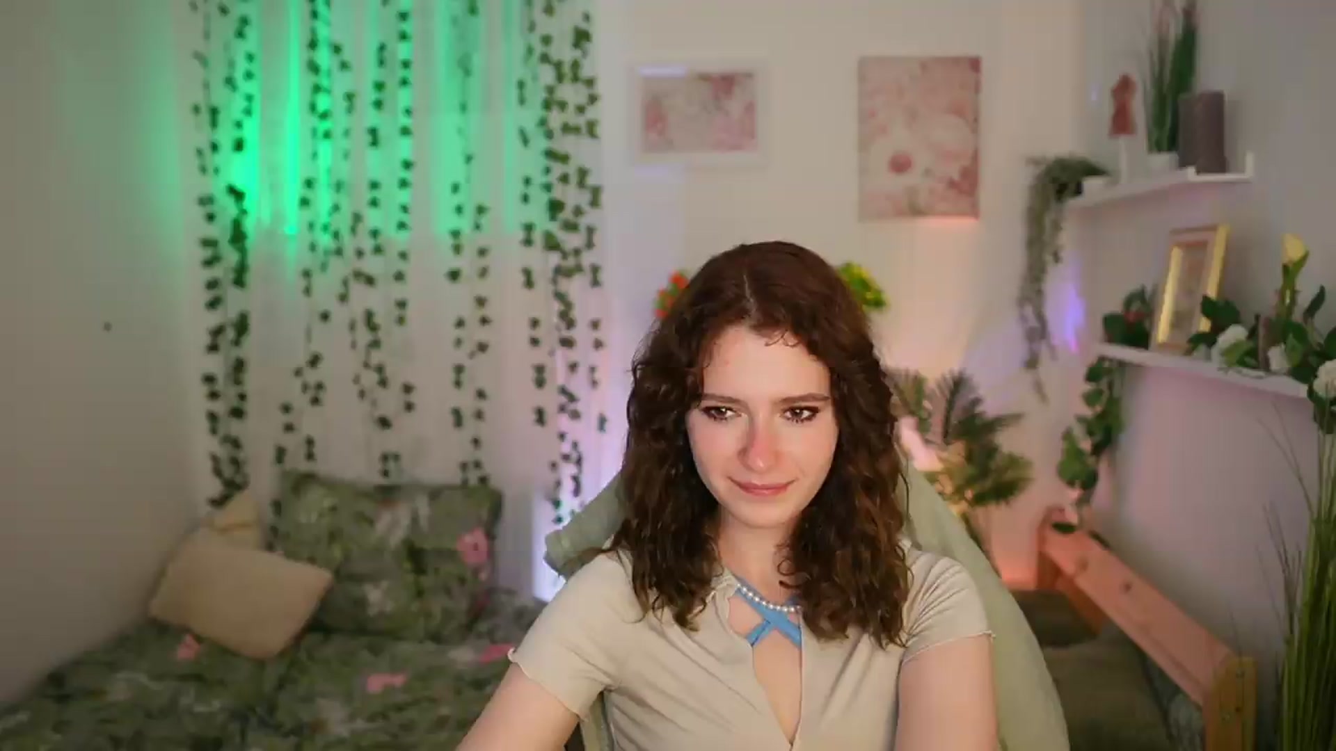 Gallery image thumbnail from Emily_Paris18's myfreecams stream on, 06/23/2026, 16:16 image 10 of 20