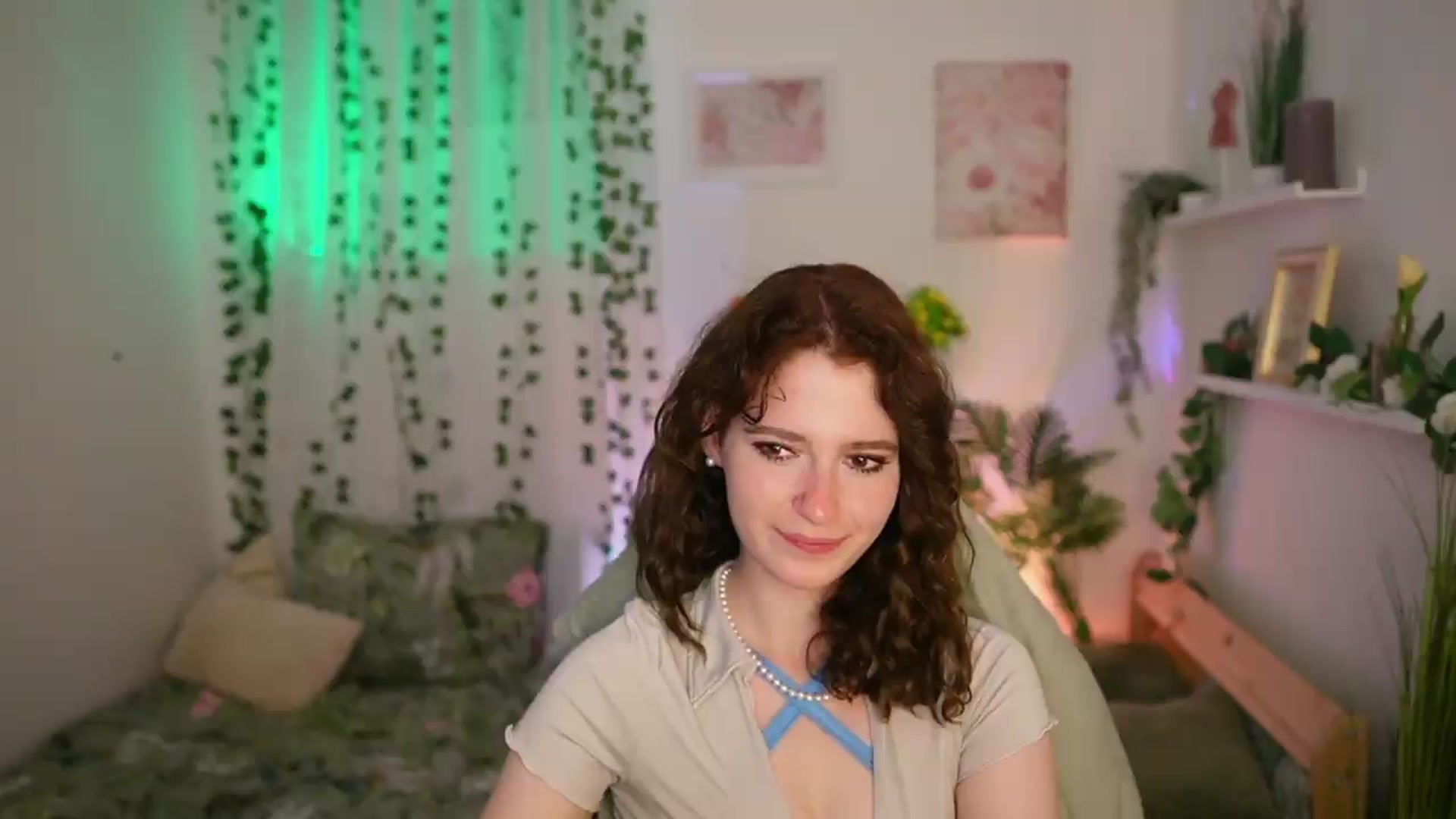 Gallery image thumbnail from Emily_Paris18's myfreecams stream on, 06/23/2026, 16:54 image 19 of 20
