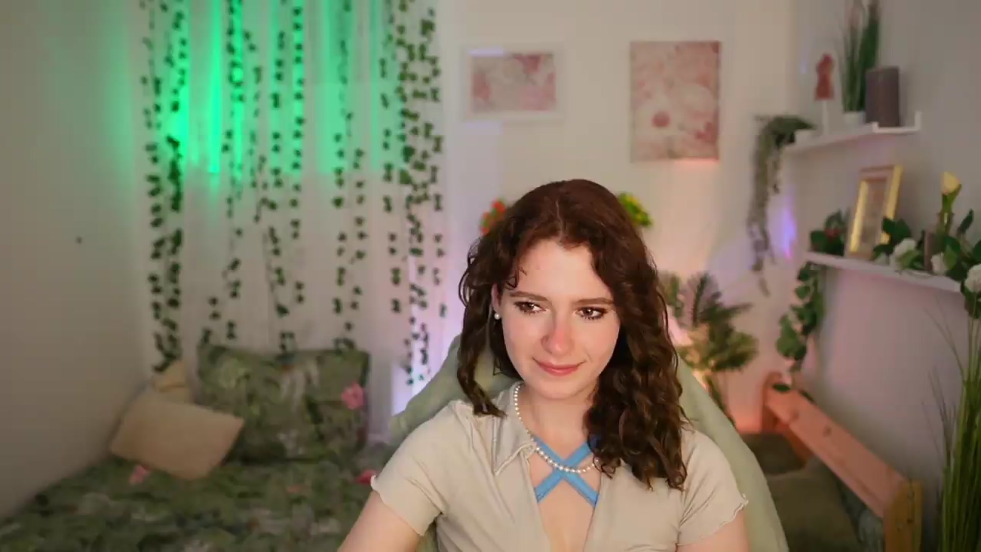 Gallery image thumbnail from Emily_Paris18's myfreecams stream on, 06/23/2026, 16:54 image 9 of 20