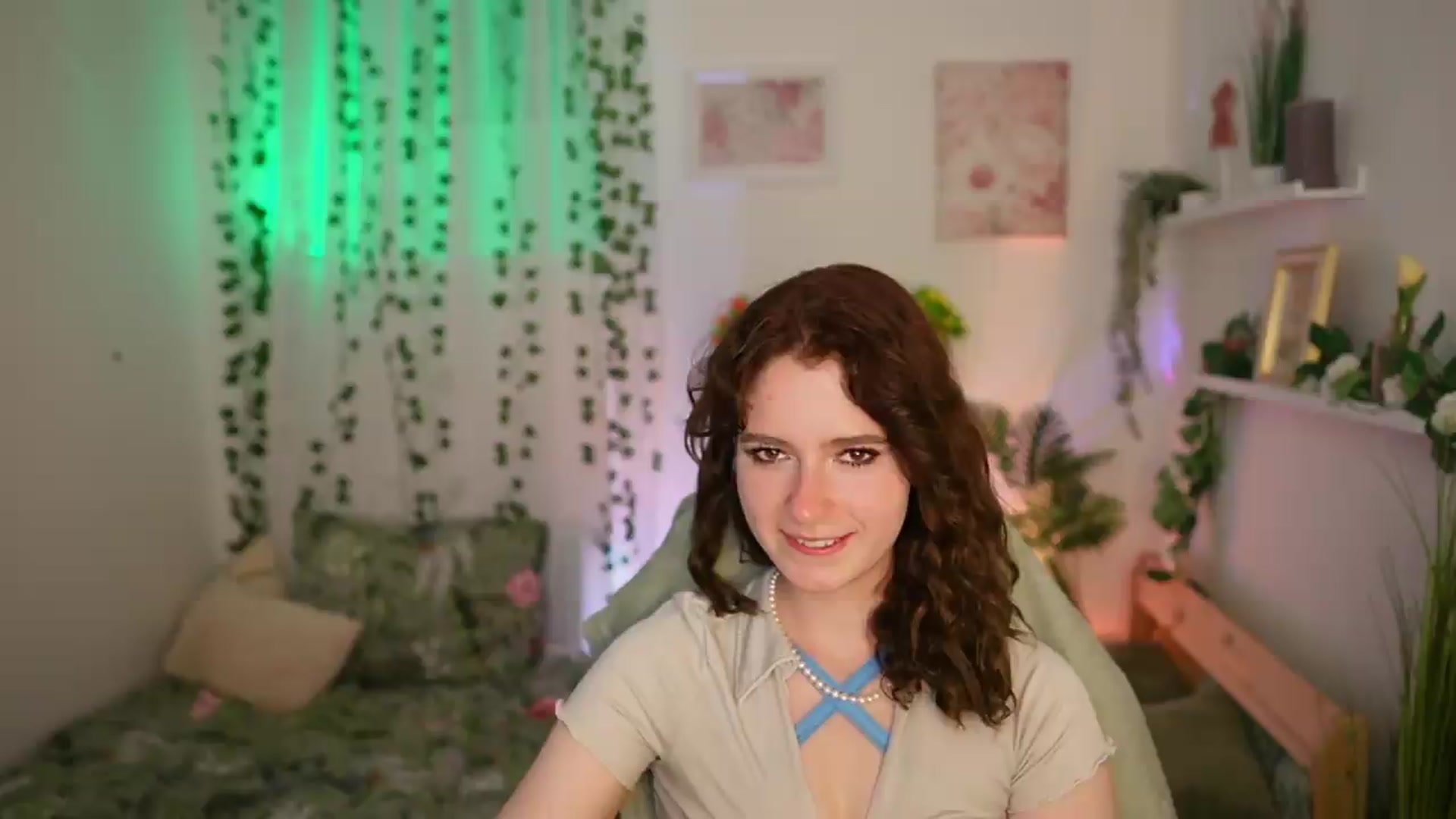 Gallery image thumbnail from Emily_Paris18's myfreecams stream on, 06/23/2026, 16:54 image 8 of 20