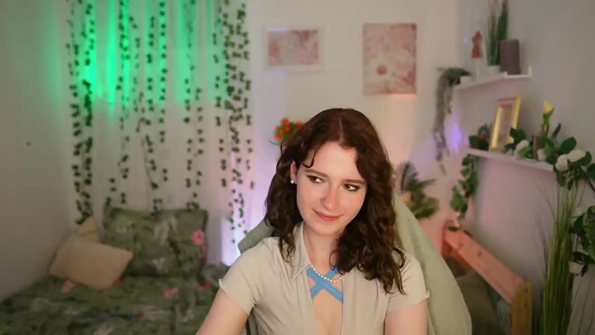 Gallery image thumbnail from Emily_Paris18's myfreecams stream on, 06/23/2026, 17:42 image 7 of 20