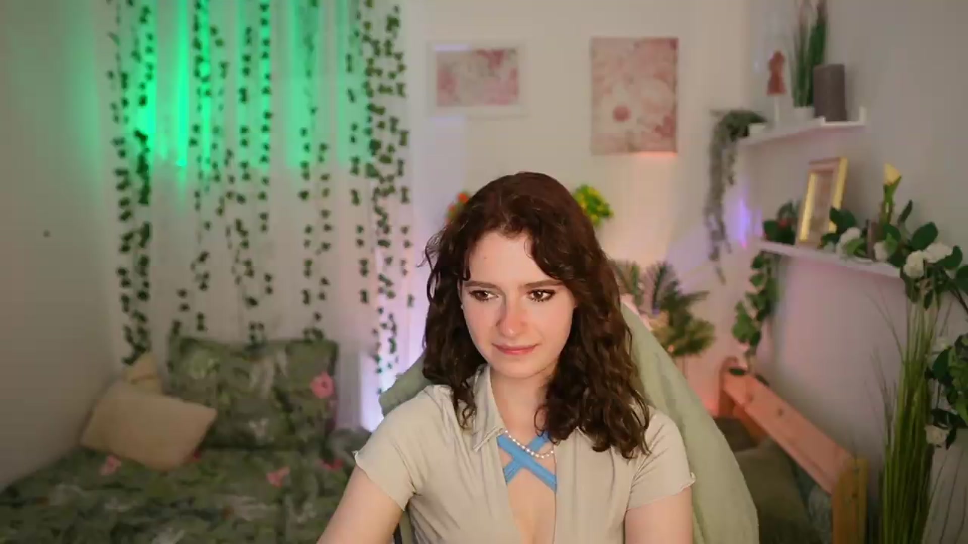 Gallery image thumbnail from Emily_Paris18's myfreecams stream on, 06/23/2026, 17:42 image 8 of 20