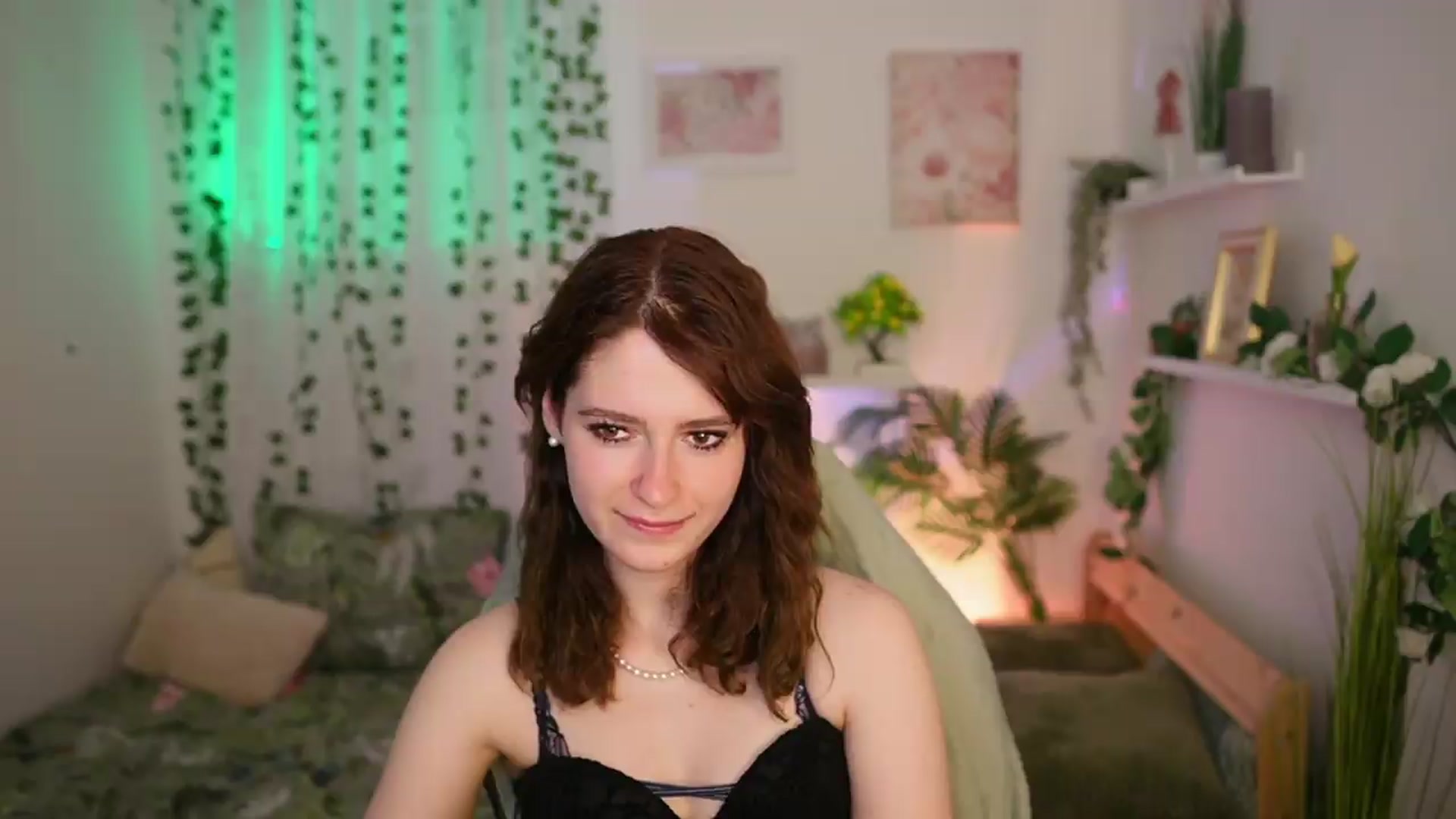Gallery image thumbnail from Emily_Paris18's myfreecams stream on, 06/25/2026, 13:20 image 6 of 20