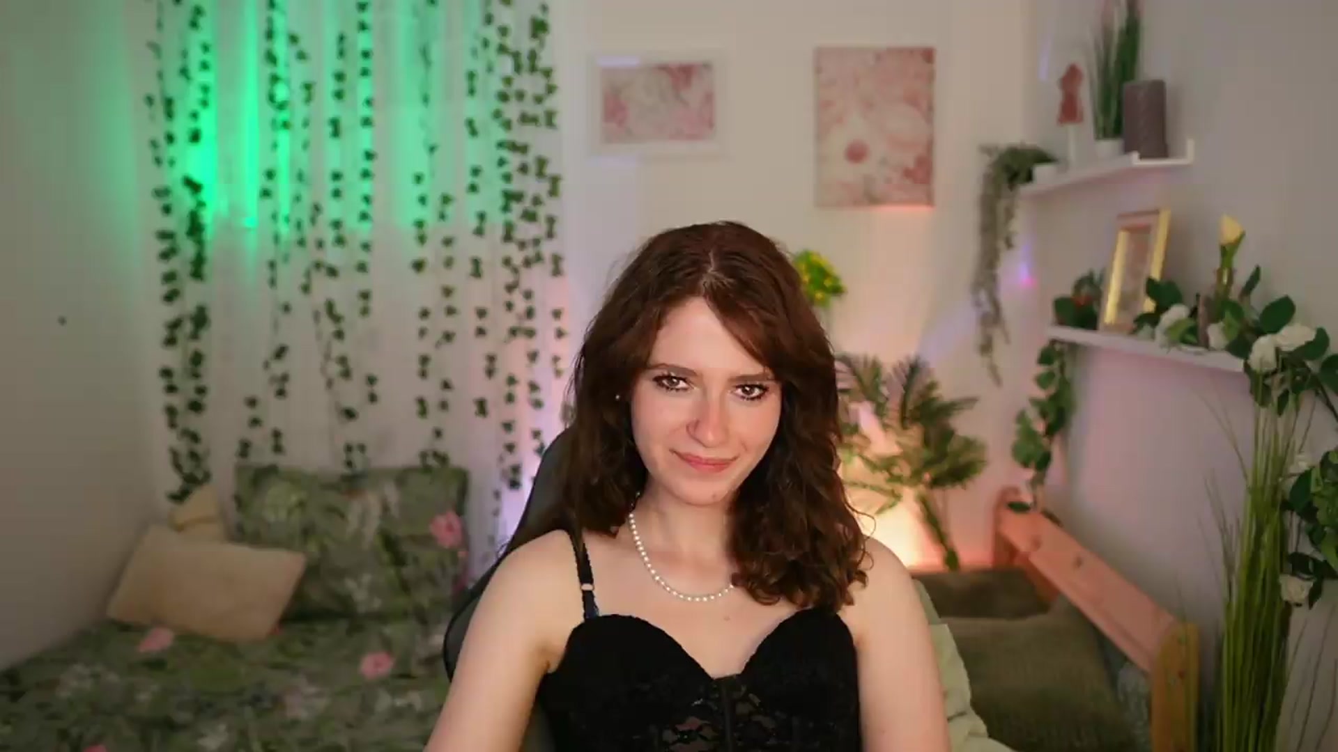 Gallery image thumbnail from Emily_Paris18's myfreecams stream on, 06/25/2026, 14:57 image 9 of 20