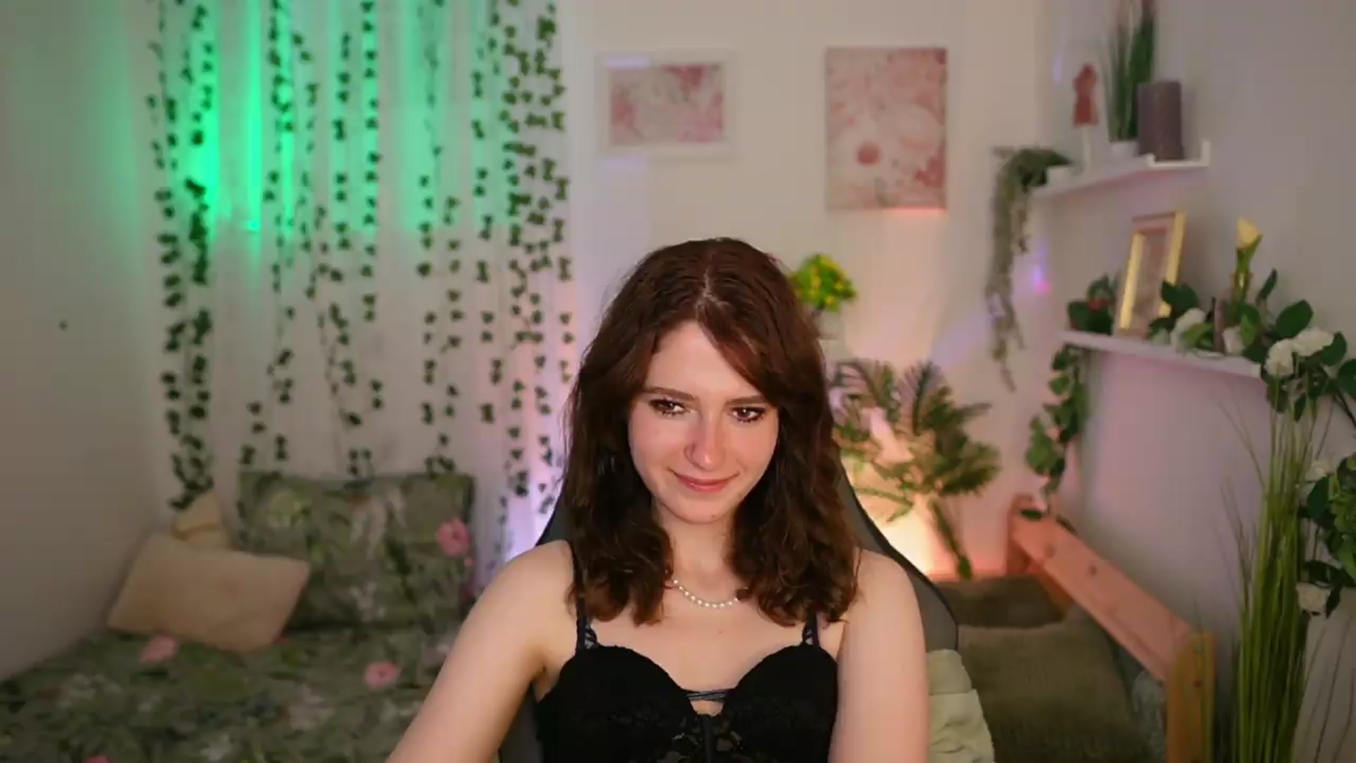 Gallery image thumbnail from Emily_Paris18's myfreecams stream on, 06/25/2026, 14:57 image 19 of 20