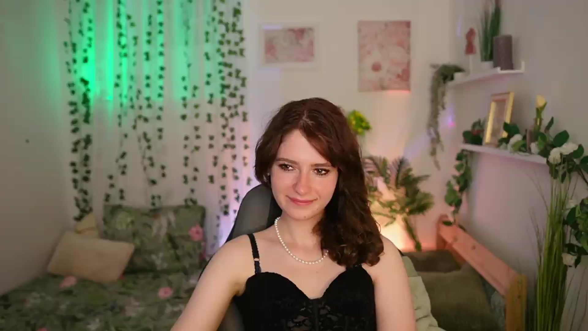 Gallery image thumbnail from Emily_Paris18's myfreecams stream on, 06/25/2026, 14:57 image 10 of 20