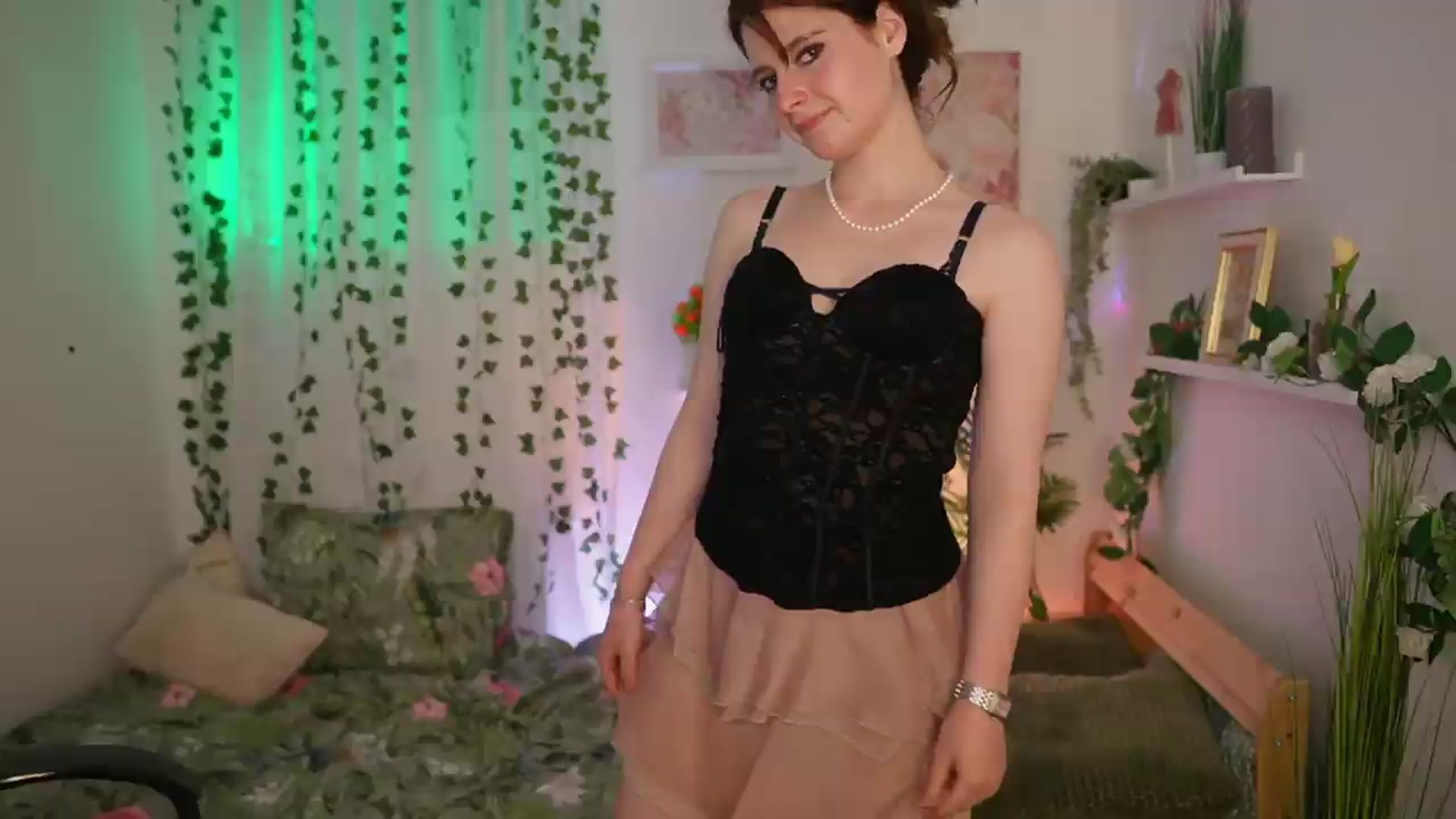 Gallery image thumbnail from Emily_Paris18's myfreecams stream on, 06/25/2026, 17:57 image 11 of 20