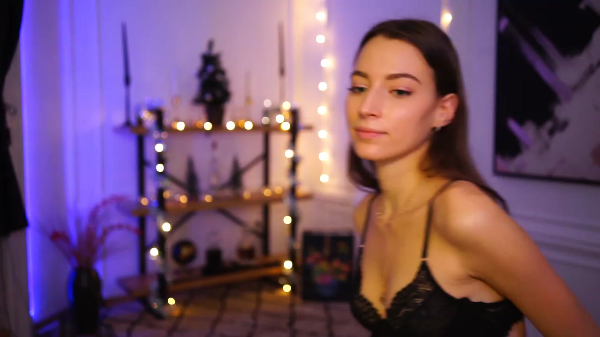 Gallery image thumbnail from Emily_grey69's myfreecams stream on, 12/28/2022, 18:51 image 5 of 20