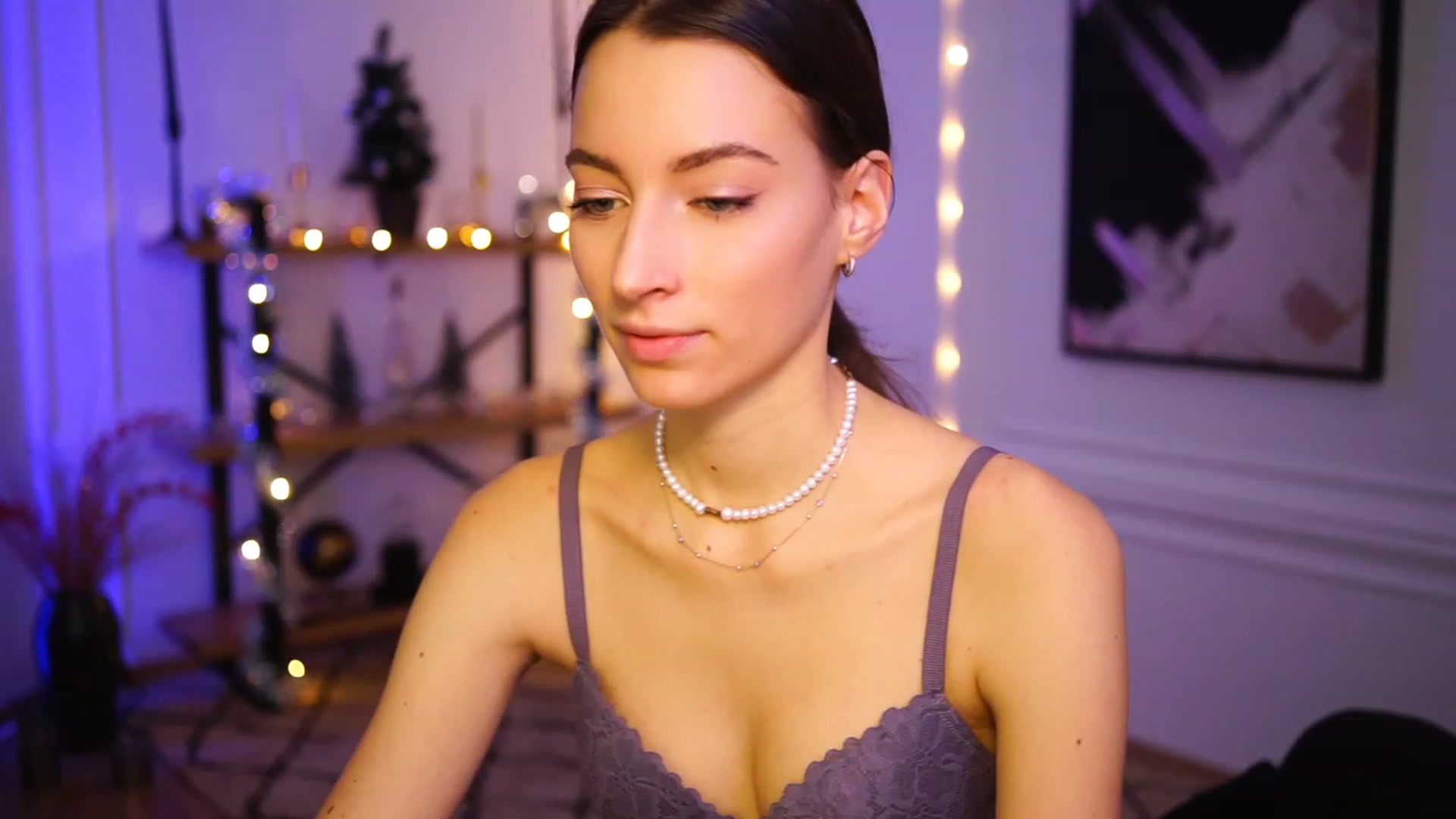 Gallery image thumbnail from Emily_grey69's myfreecams stream on, 12/29/2022, 16:11 image 3 of 20