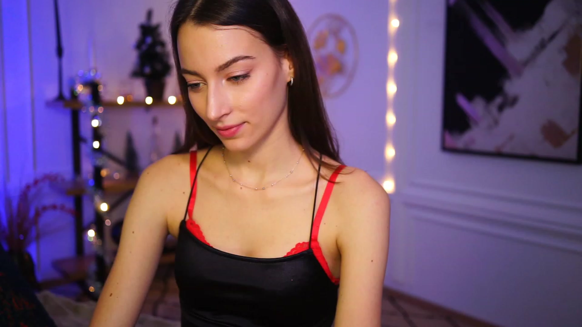 Gallery image thumbnail from Emily_grey69's myfreecams stream on, 12/30/2022, 19:35 image 10 of 20