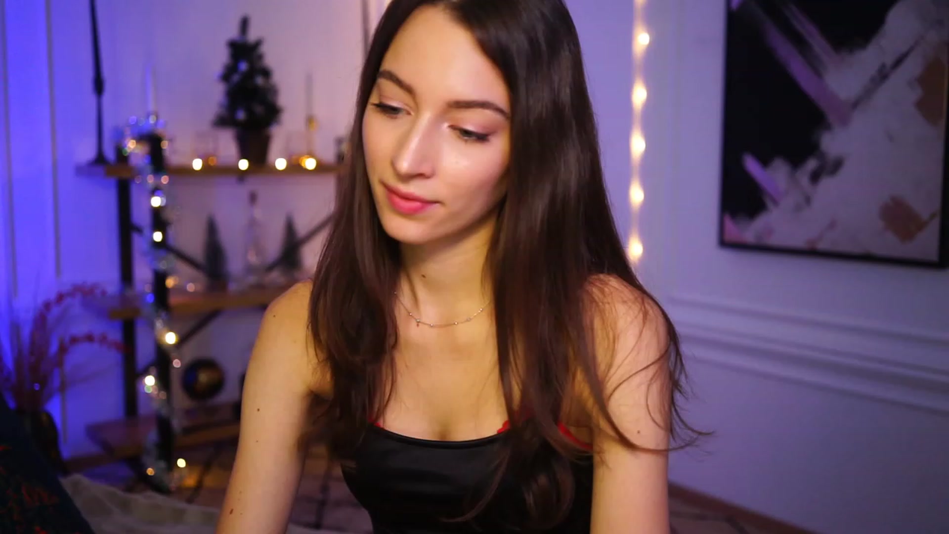 Gallery image thumbnail from Emily_grey69's myfreecams stream on, 12/30/2022, 19:35 image 5 of 20
