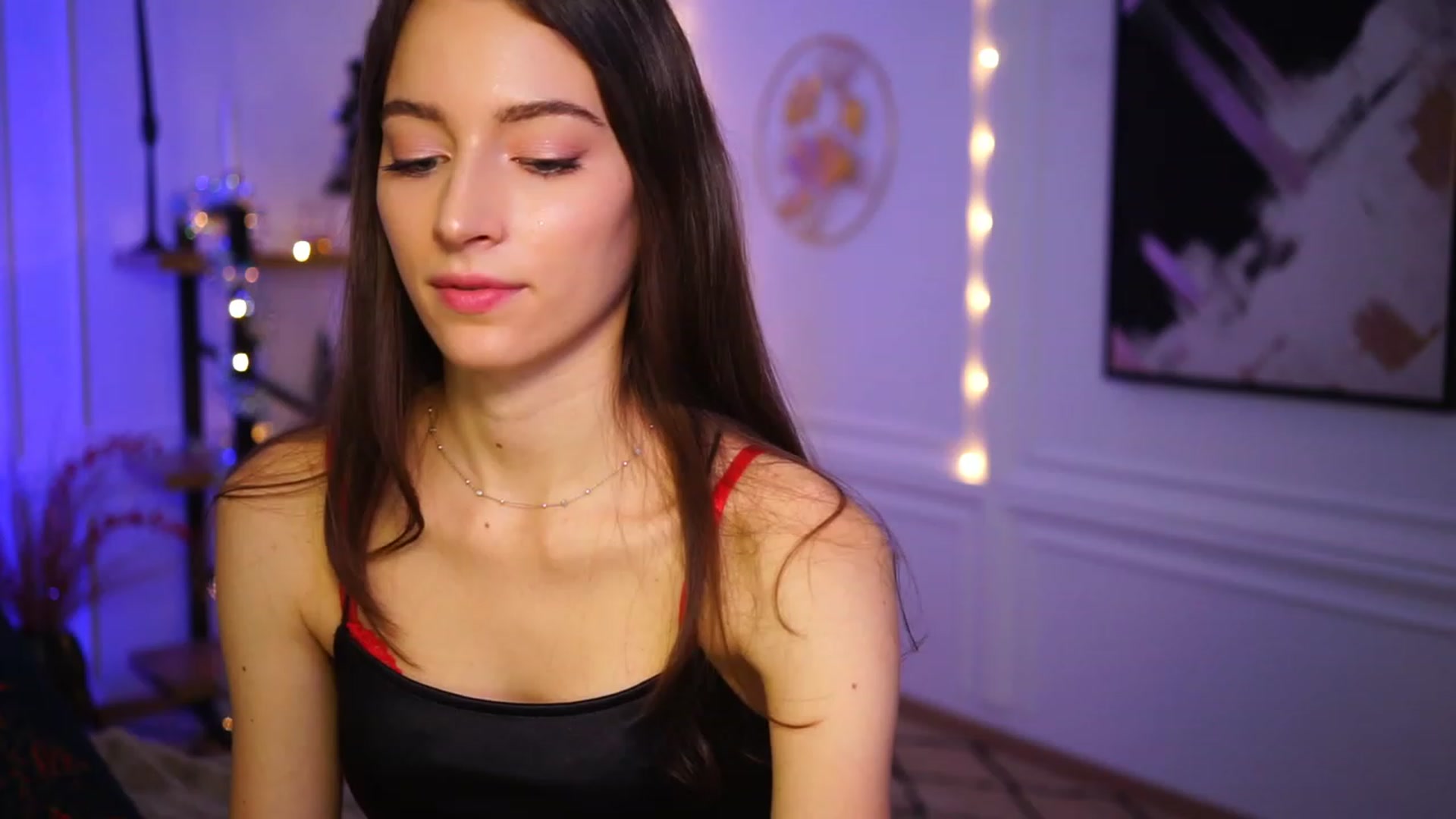 Gallery image thumbnail from Emily_grey69's myfreecams stream on, 12/30/2022, 19:35 image 20 of 20