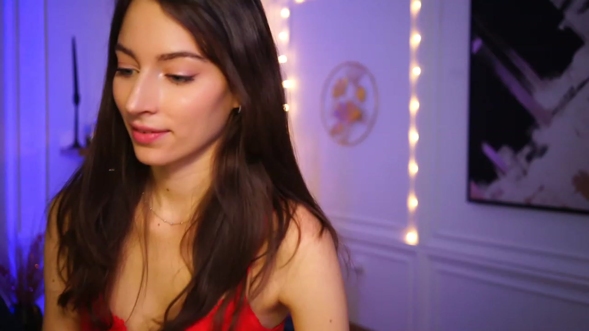 Gallery image thumbnail from Emily_grey69's myfreecams stream on, 12/30/2022, 21:18 image 17 of 20