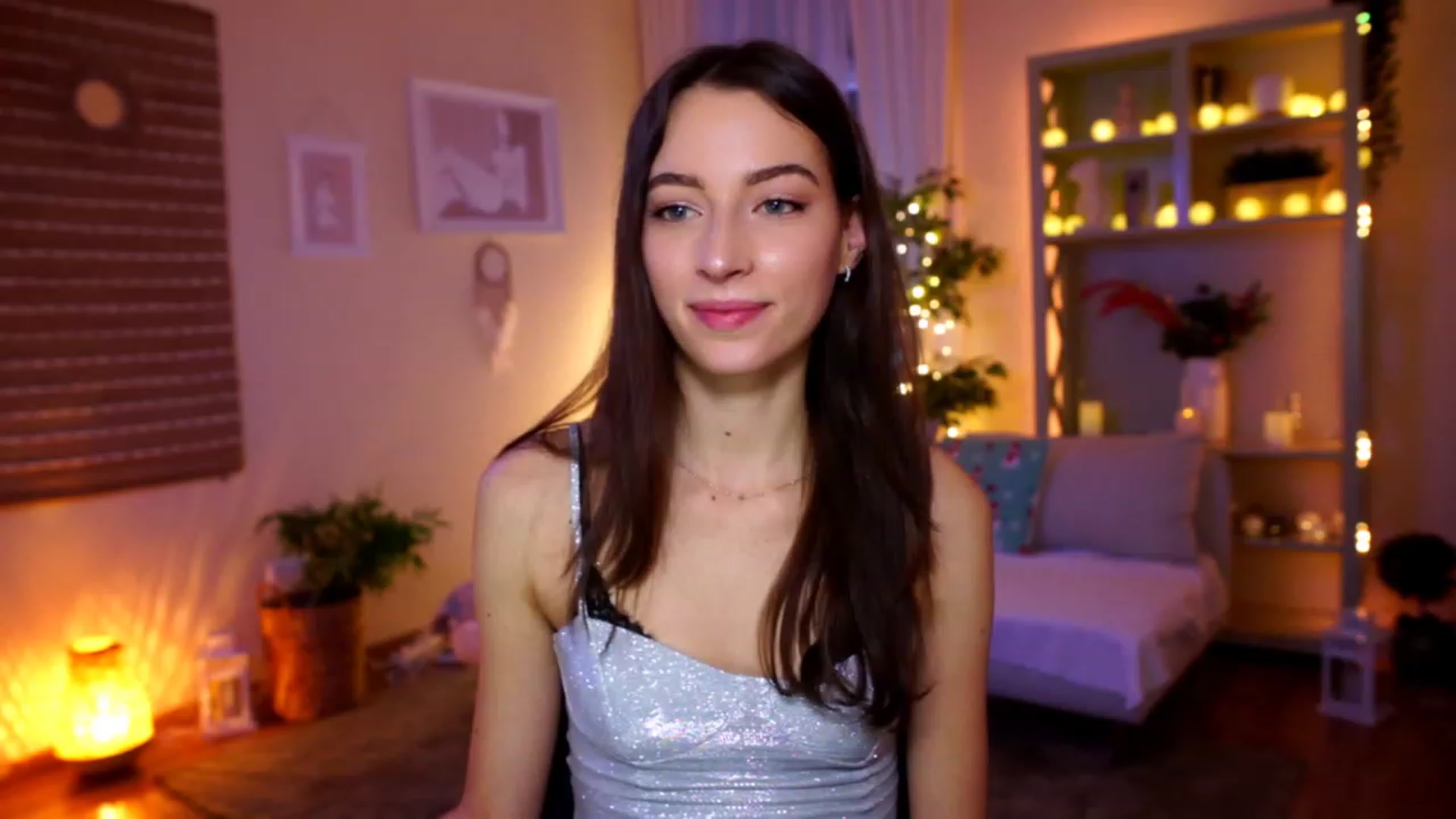 Gallery image thumbnail from Emily_grey69's myfreecams stream on, 01/01/2023, 18:14 image 4 of 20