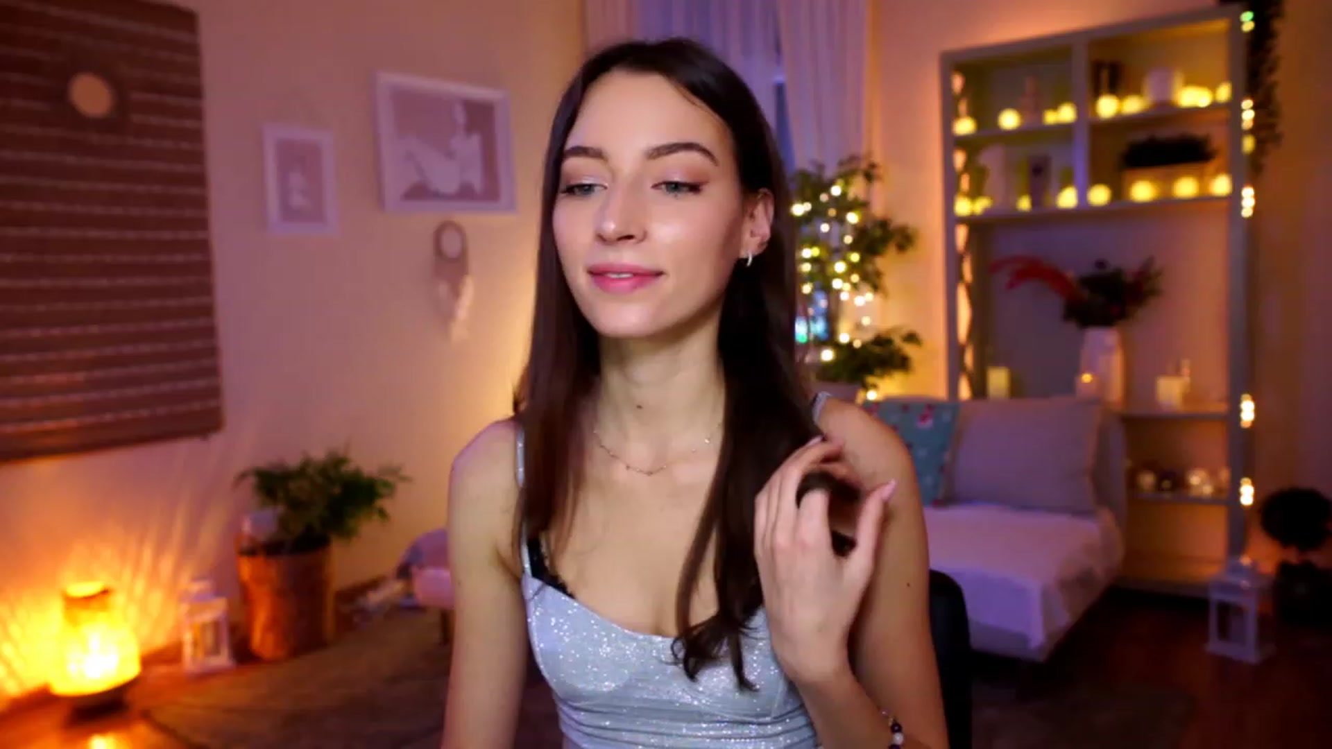 Gallery image thumbnail from Emily_grey69's myfreecams stream on, 01/01/2023, 18:14 image 3 of 20