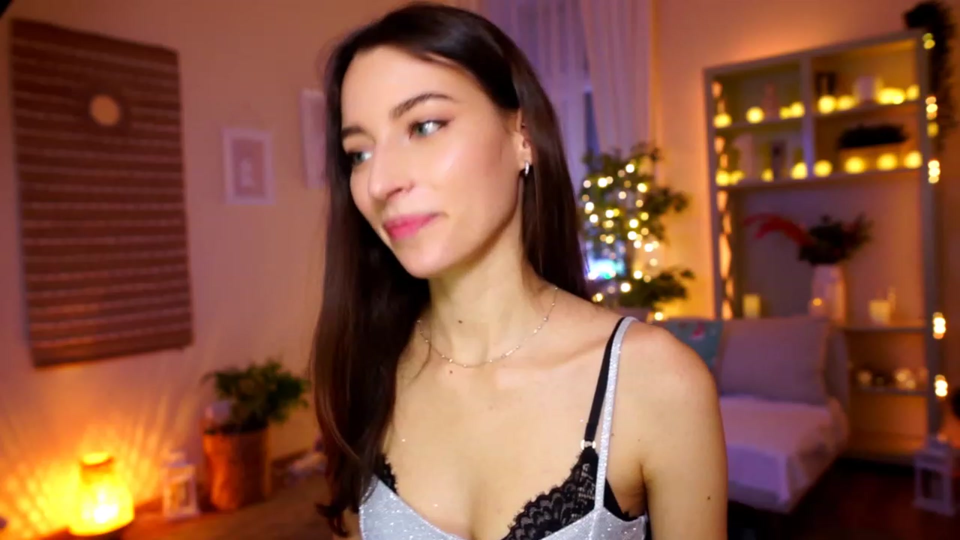 Gallery image thumbnail from Emily_grey69's myfreecams stream on, 01/01/2023, 19:31 image 2 of 20