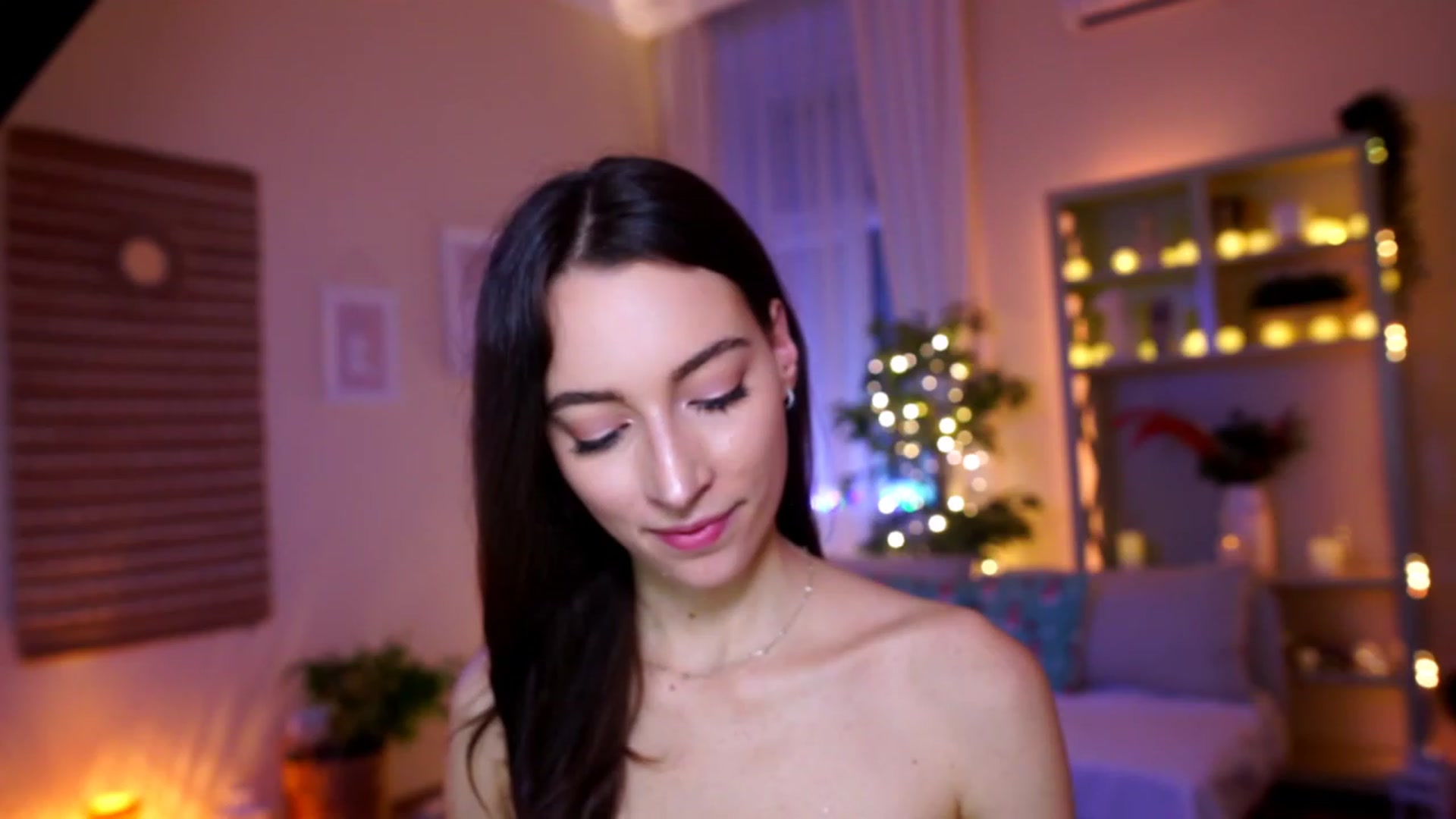 Gallery image thumbnail from Emily_grey69's myfreecams stream on, 01/01/2023, 19:31 image 19 of 20