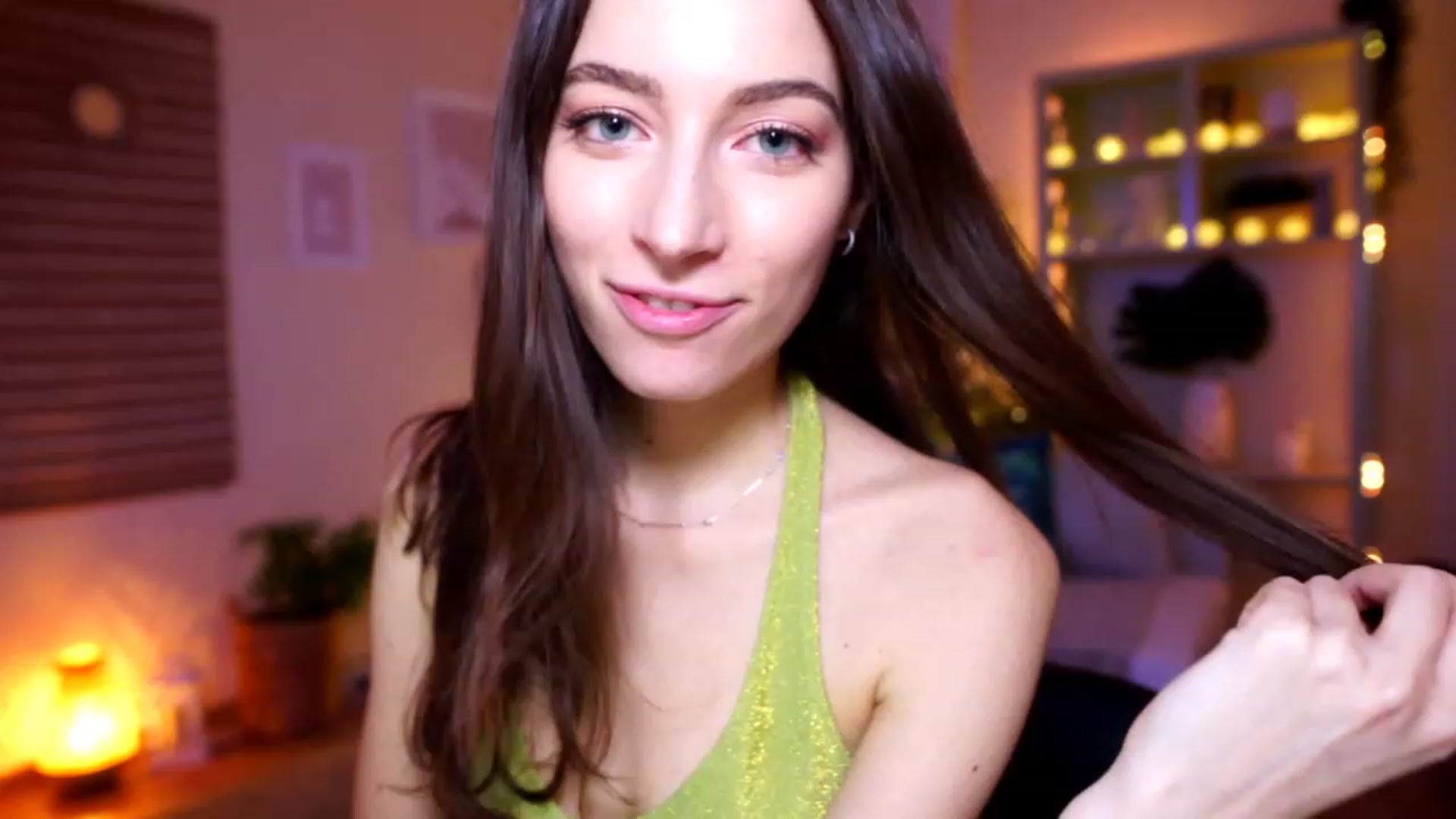 Gallery image thumbnail from Emily_grey69's myfreecams stream on, 01/03/2023, 20:31 image 8 of 20