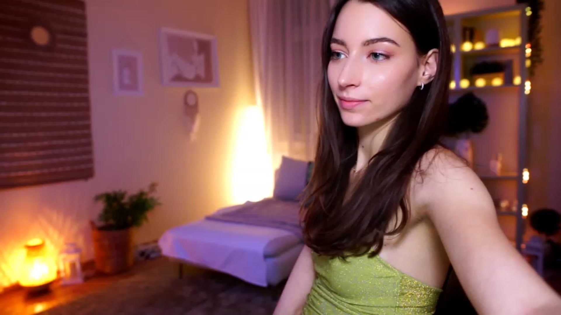 Gallery image thumbnail from Emily_grey69's myfreecams stream on, 01/03/2023, 22:31 image 9 of 20