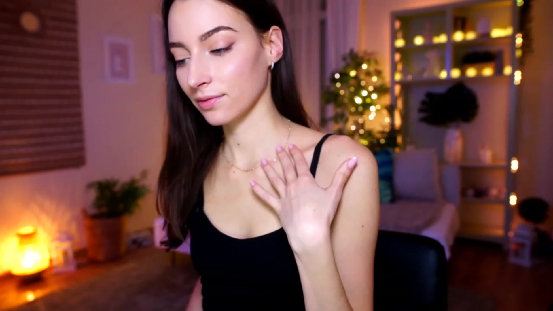 Gallery image thumbnail from Emily_grey69's myfreecams stream on, 01/04/2023, 18:59 image 5 of 20