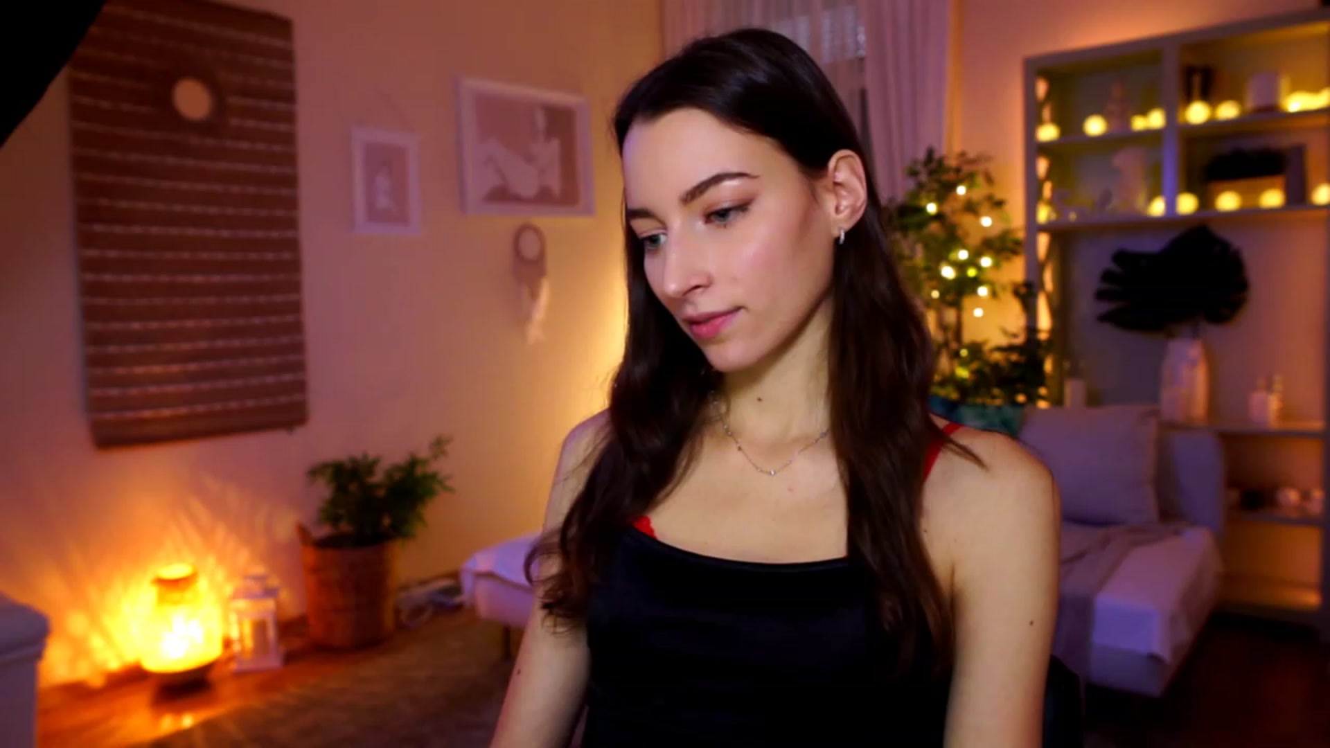 Gallery image thumbnail from Emily_grey69's myfreecams stream on, 01/06/2023, 12:46 image 6 of 20