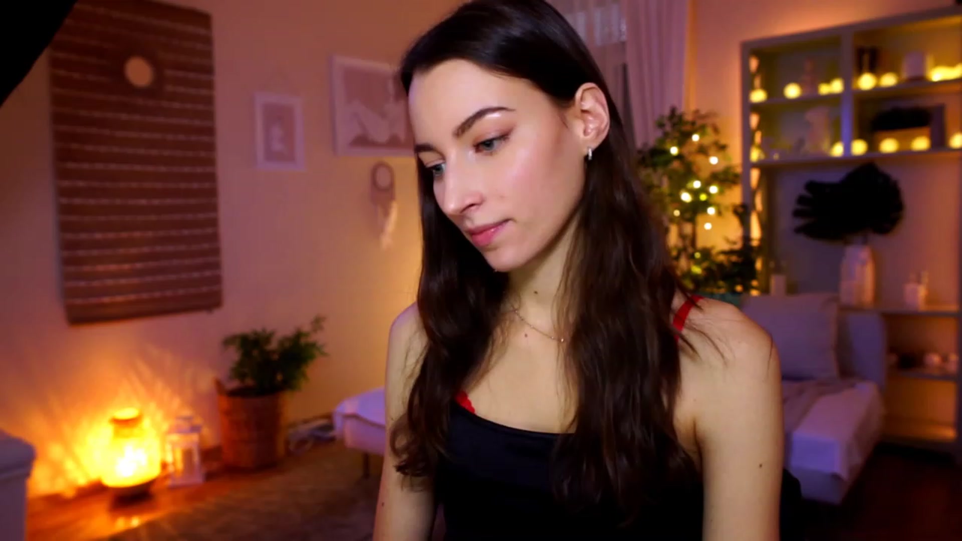 Gallery image thumbnail from Emily_grey69's myfreecams stream on, 01/06/2023, 12:46 image 7 of 20