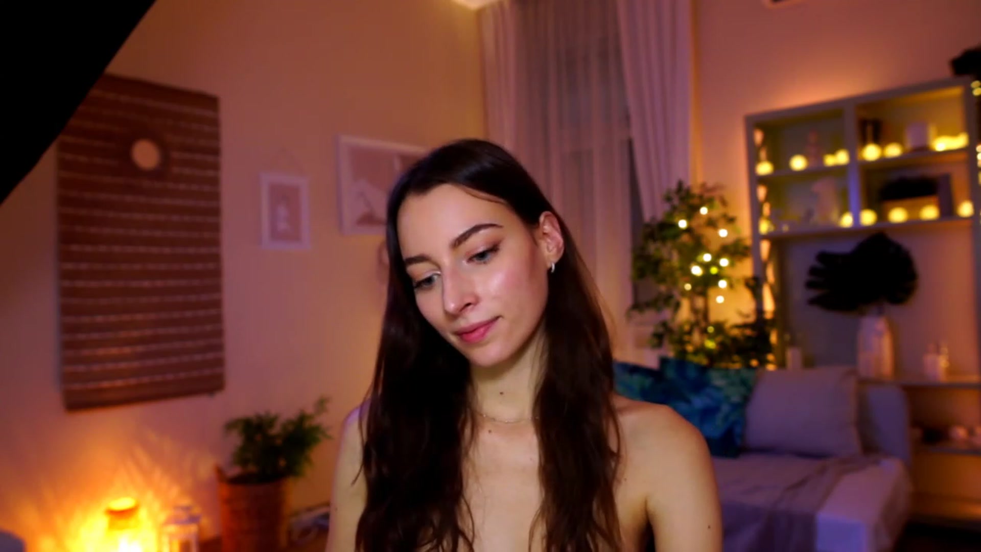 Gallery image thumbnail from Emily_grey69's myfreecams stream on, 01/06/2023, 14:19 image 18 of 20
