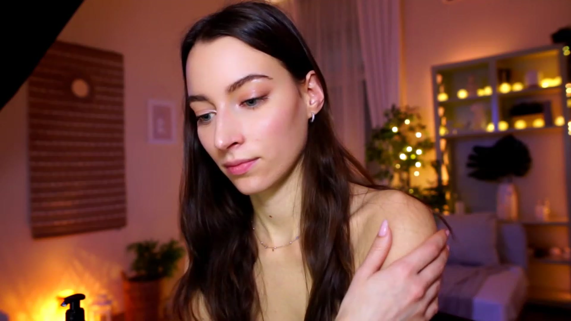 Gallery image thumbnail from Emily_grey69's myfreecams stream on, 01/06/2023, 14:19 image 13 of 20