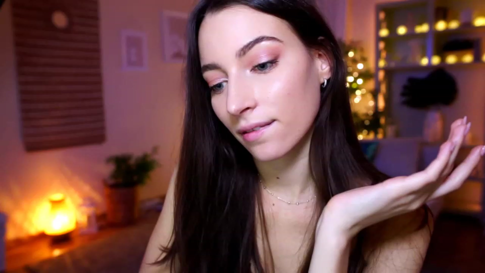 Gallery image thumbnail from Emily_grey69's myfreecams stream on, 01/07/2023, 16:58 image 15 of 20
